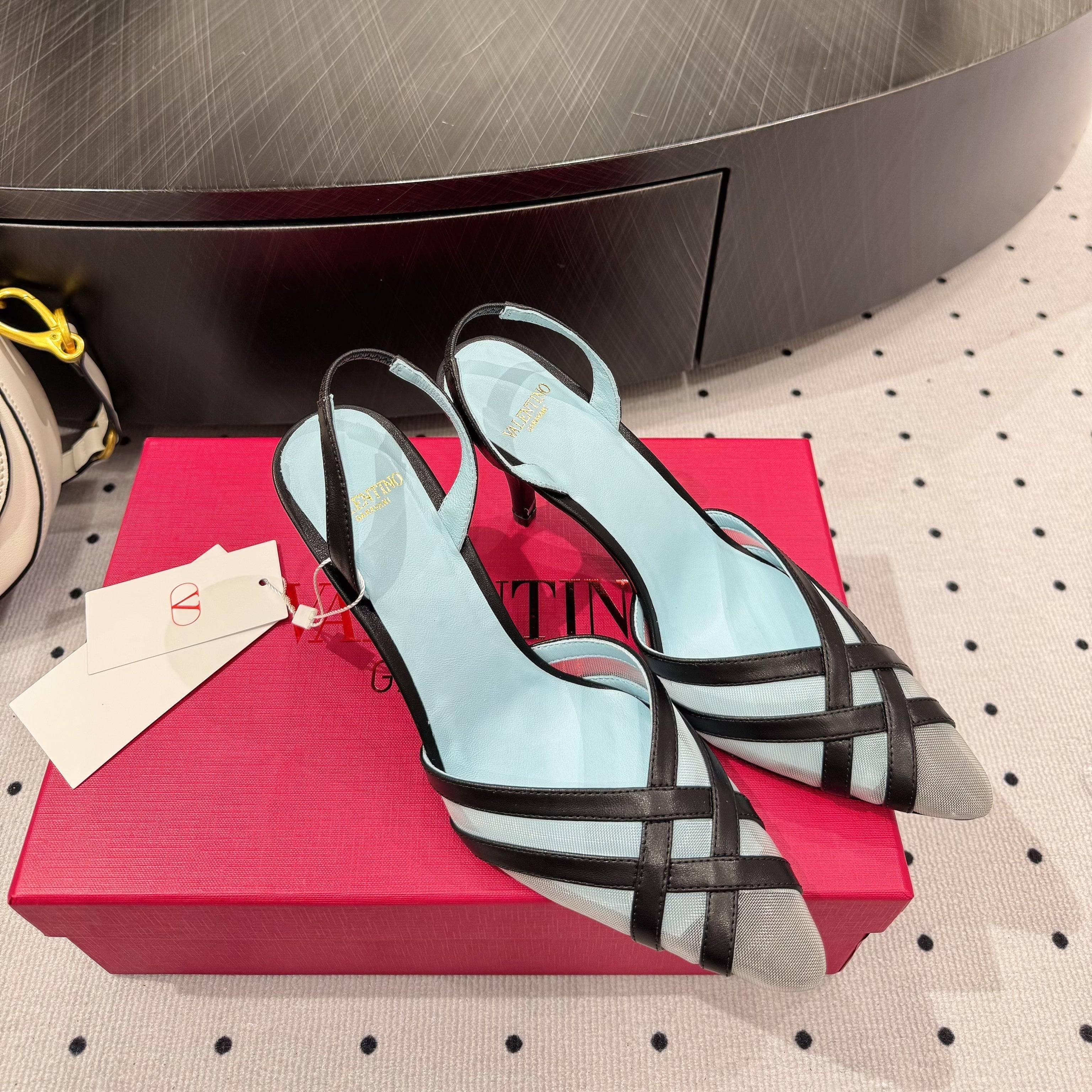 VT 25 Mesh Slingback Black Sheepskin 317413