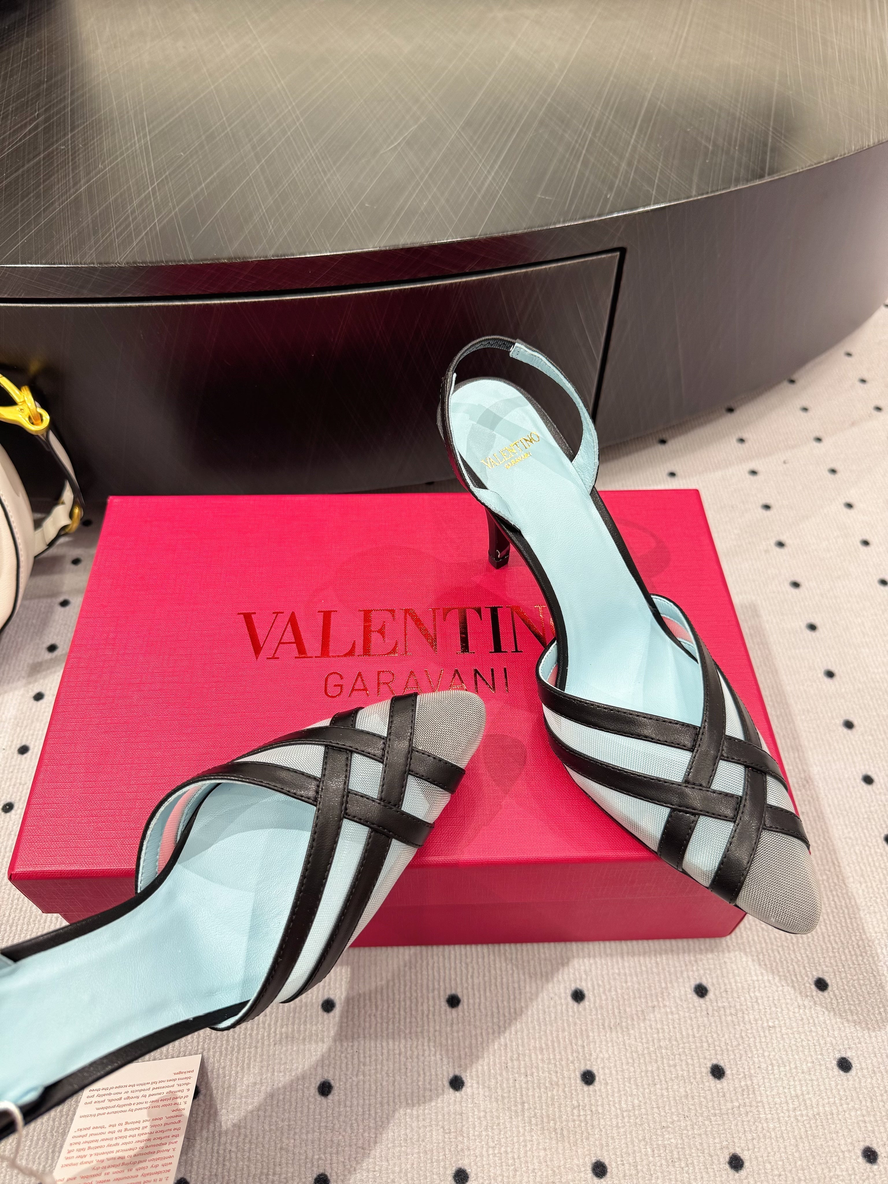 VT 25 Mesh Slingback Black Sheepskin 317413