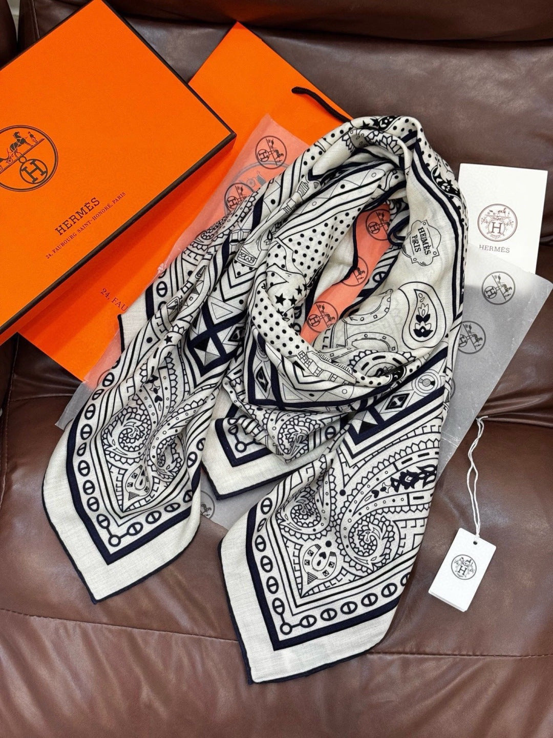 HM 25s Reversible Scarf 140cm White Black Cashmere 976274