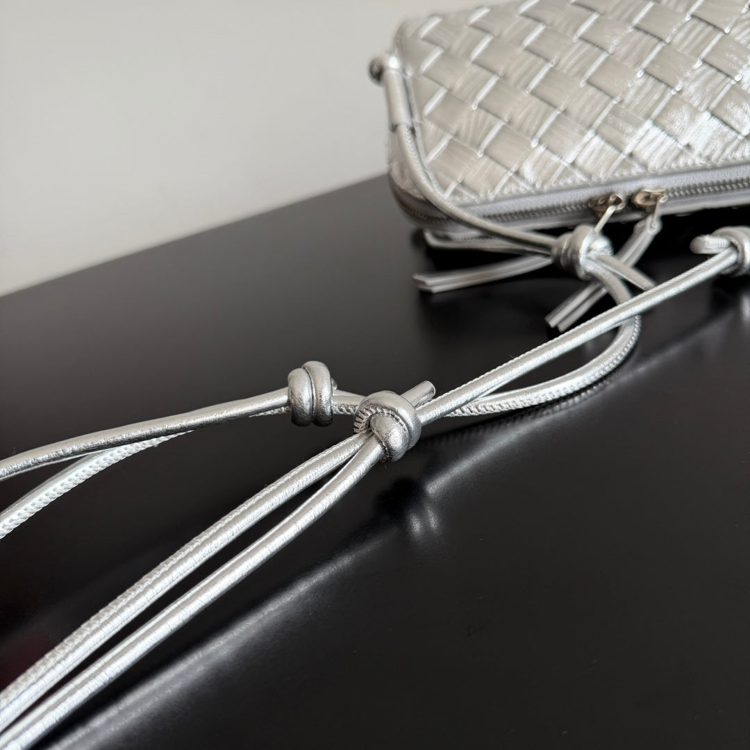 Bottega Veneta 2026 Concert Pouch Bag 18.5 Silver Intrecciato Leather 137078