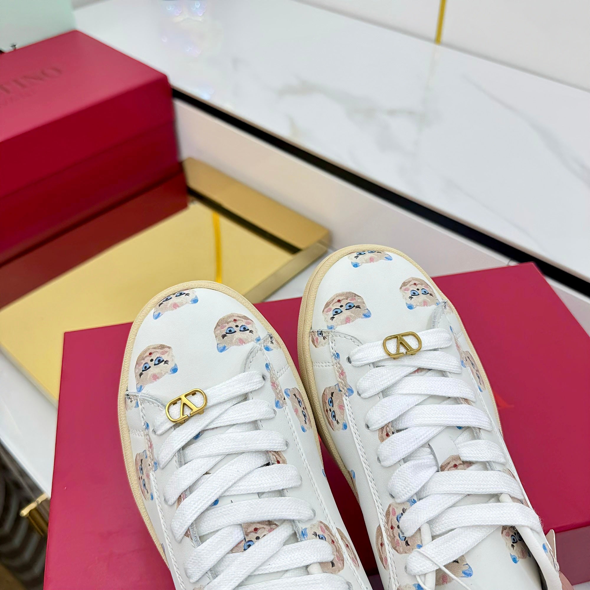 VT 25 Royco Sticker Sneaker White Cowhide 331393