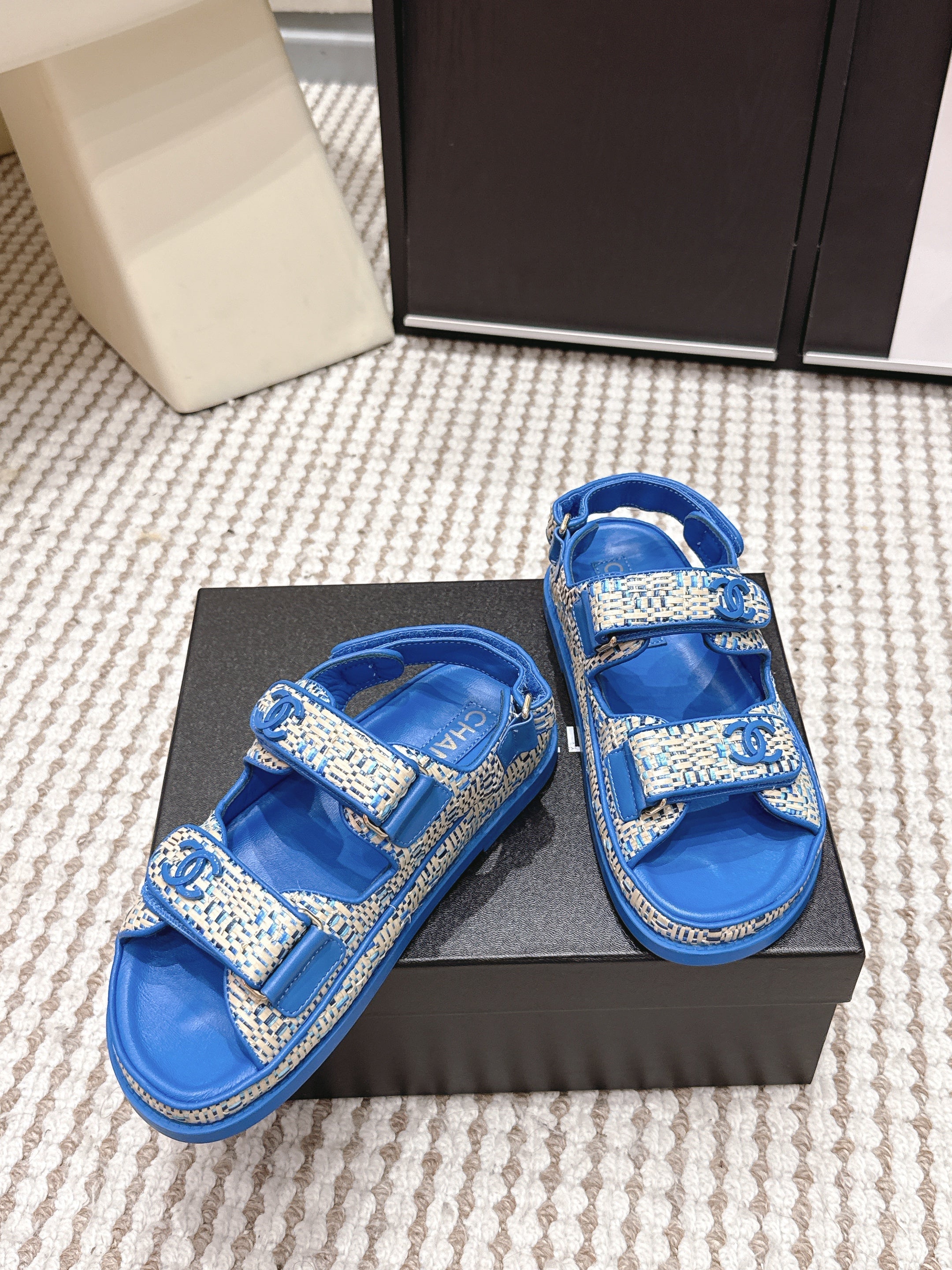 CC 26s Sandals Blue Beige Leather Raffia 632401