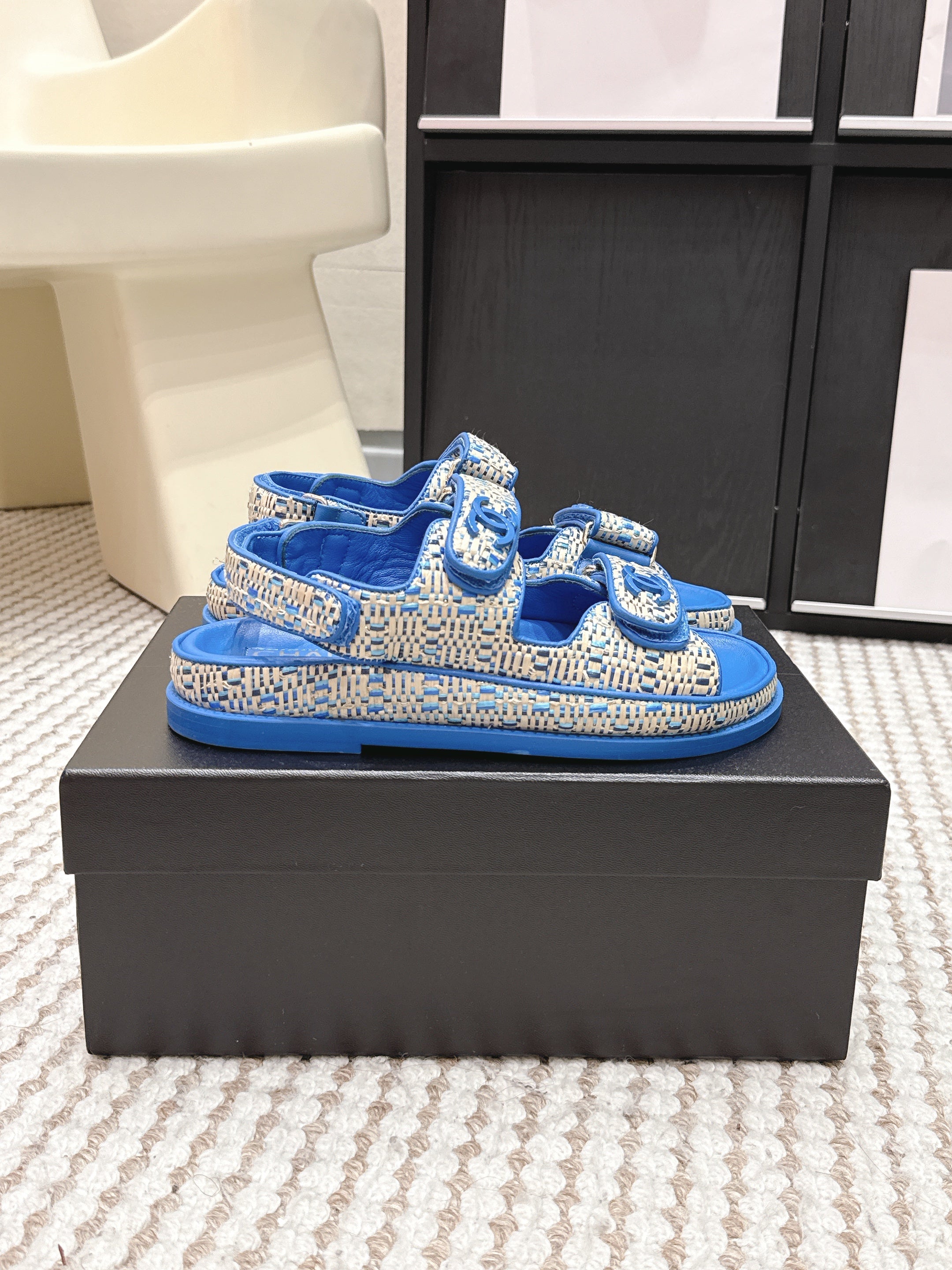 CC 26s Sandals Blue Beige Leather Raffia 632401