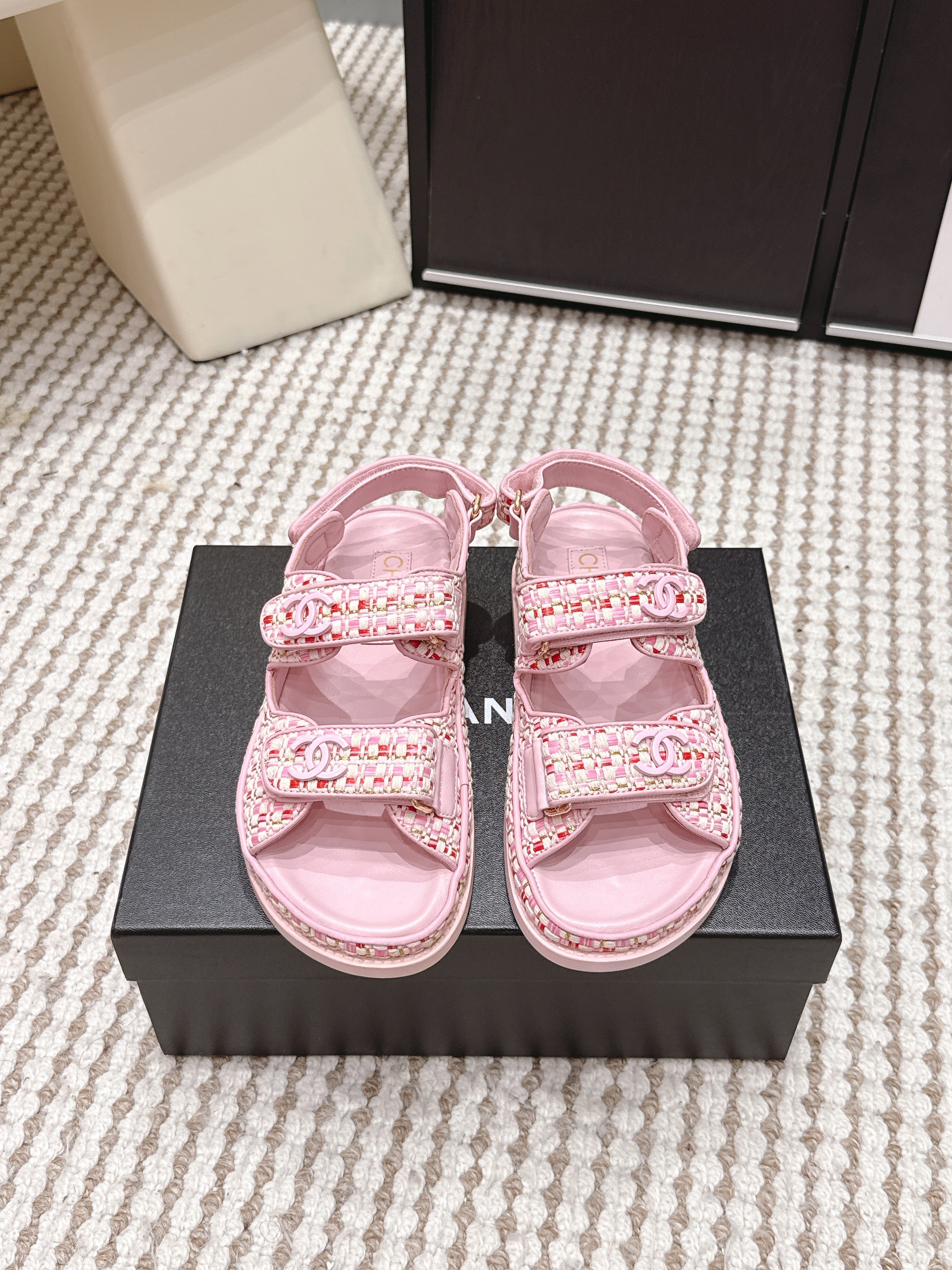 CC 26s Sandals Light Pink Leather Raffia 632402