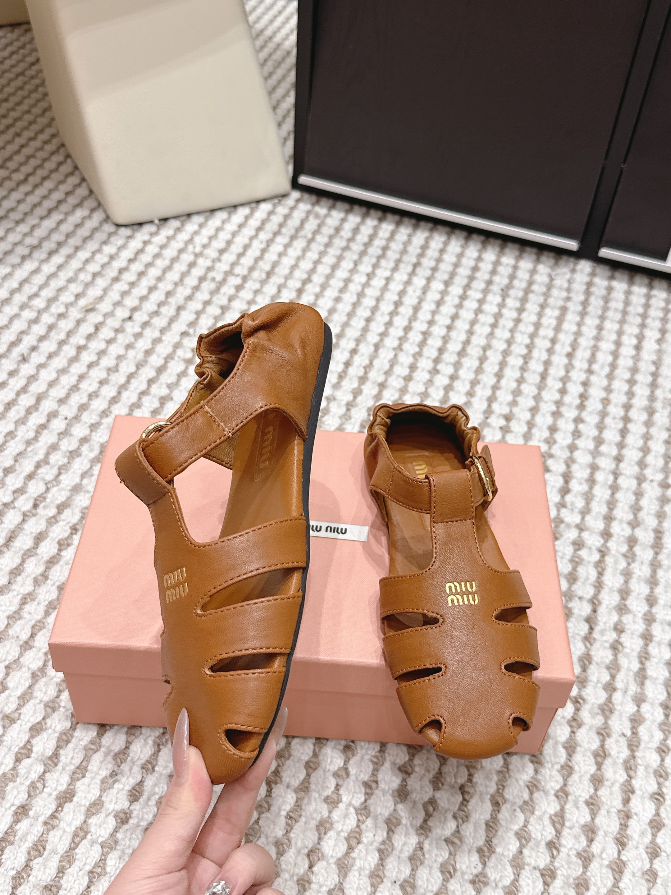 MIU 26 Roman Sandals Camel Brown Leather 632324