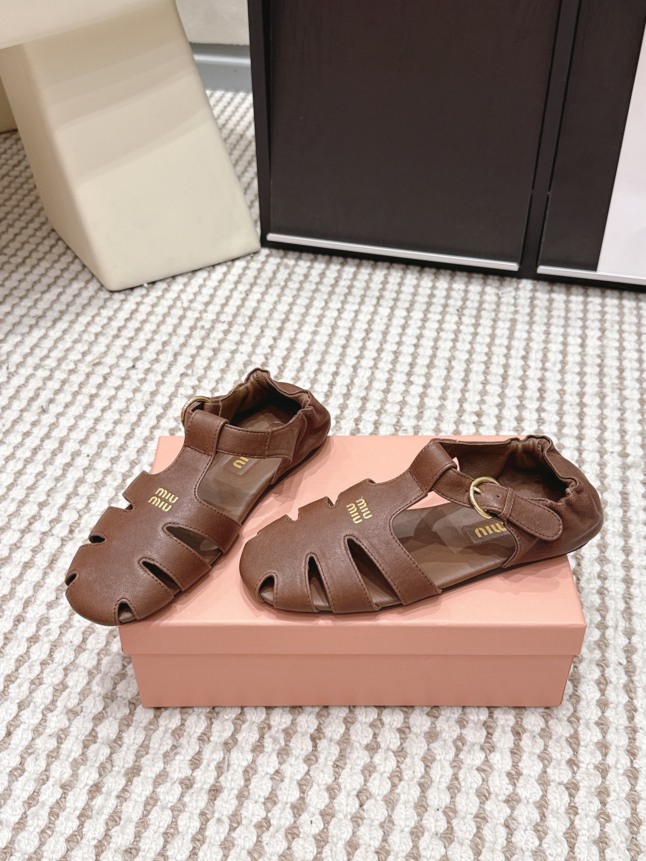 MIU 26 Roman Sandals Brown Leather 632326