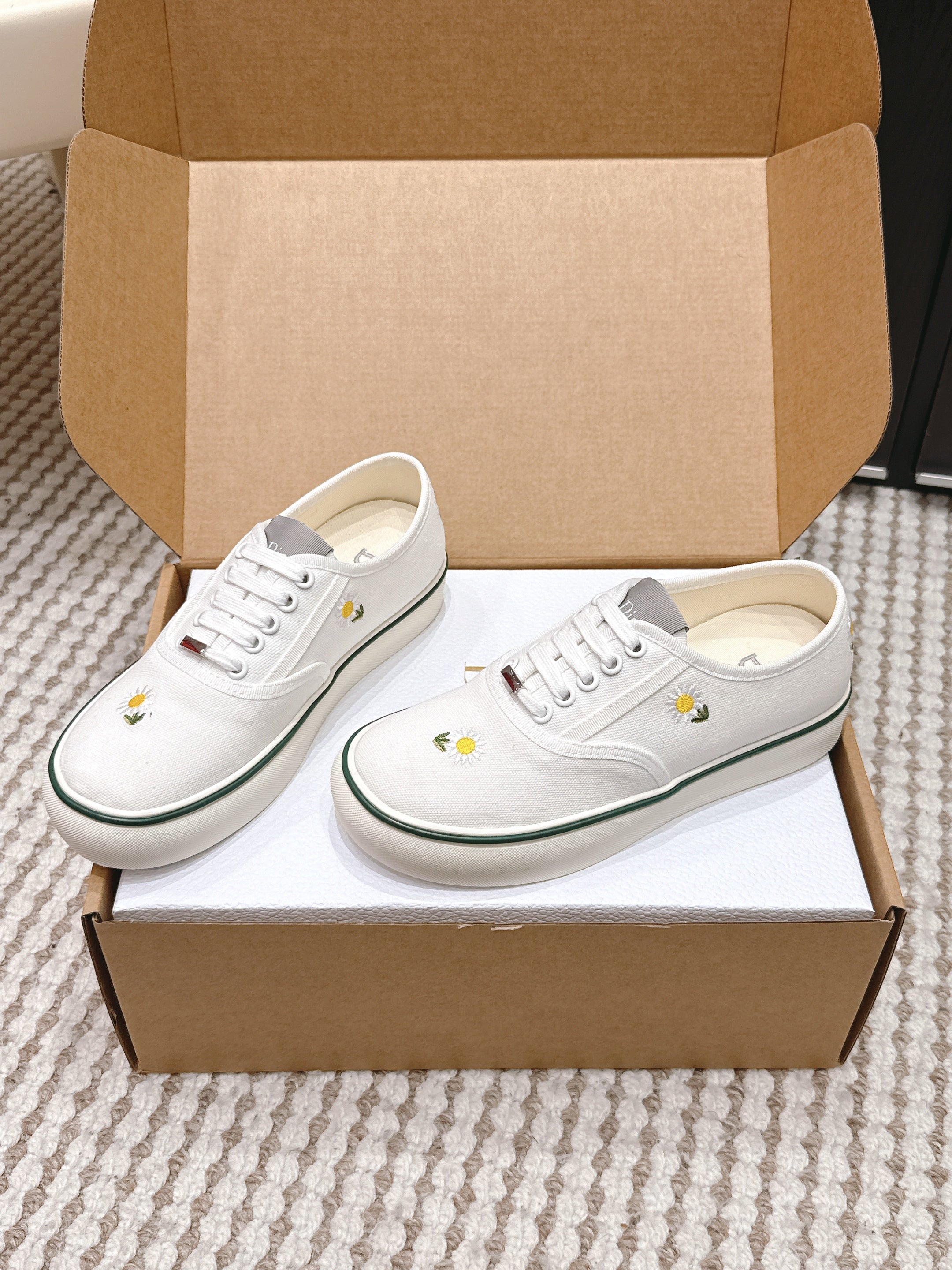 CD 26 Platform Sneaker White Canvas 632437