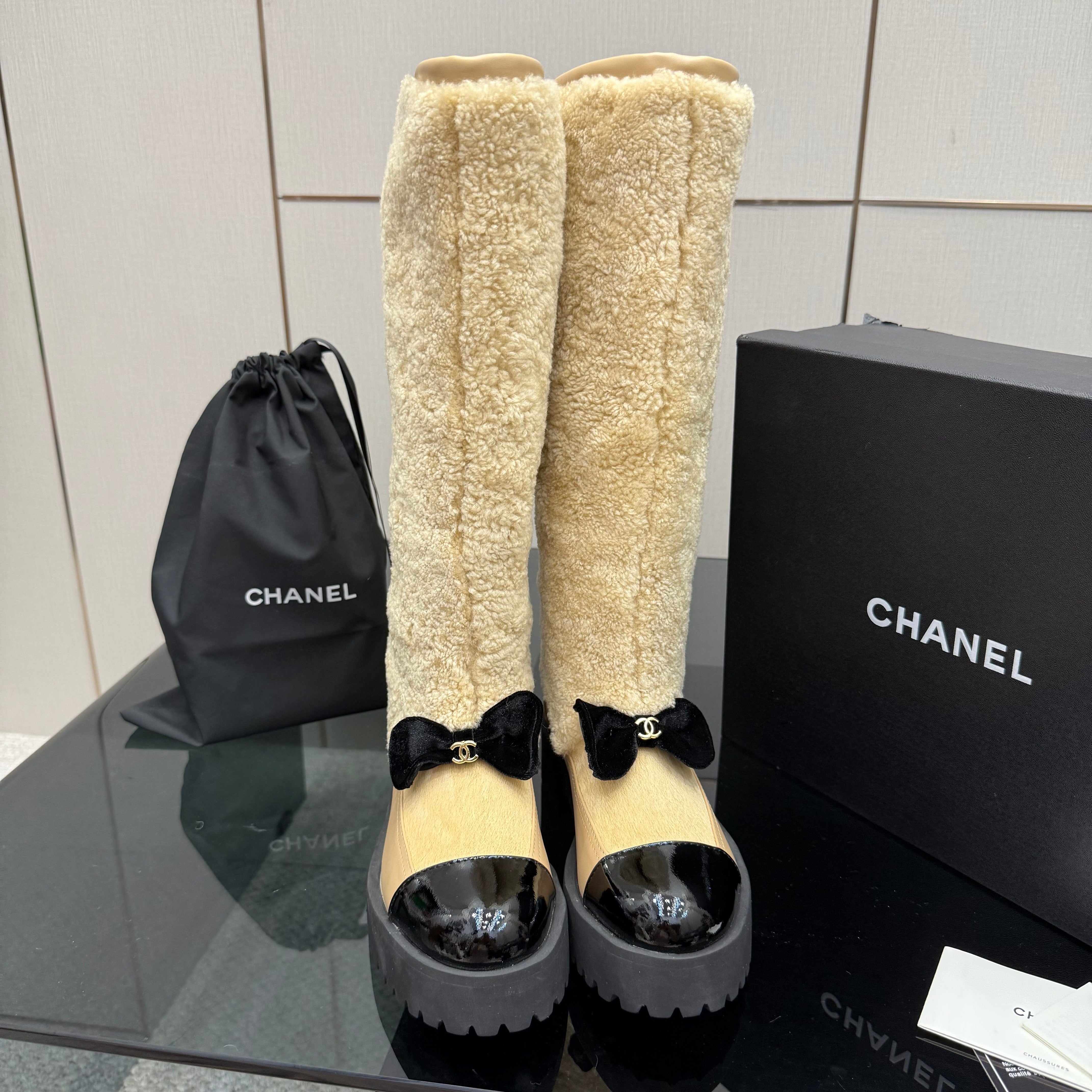 CC knee-high boots beige sheepskin and wool 532191