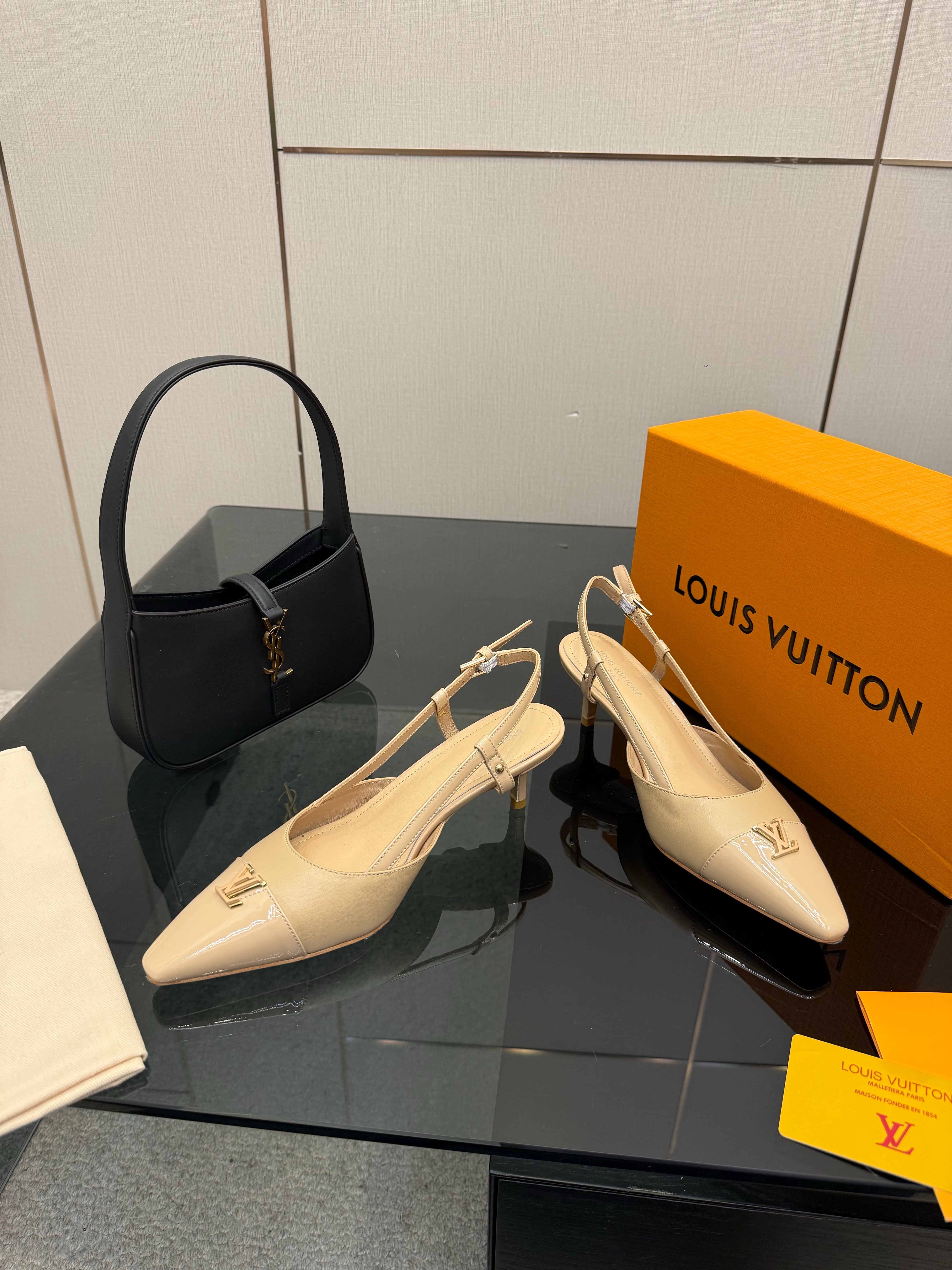 LV 26ss Slingback 55 Beige Patent Leather 629639