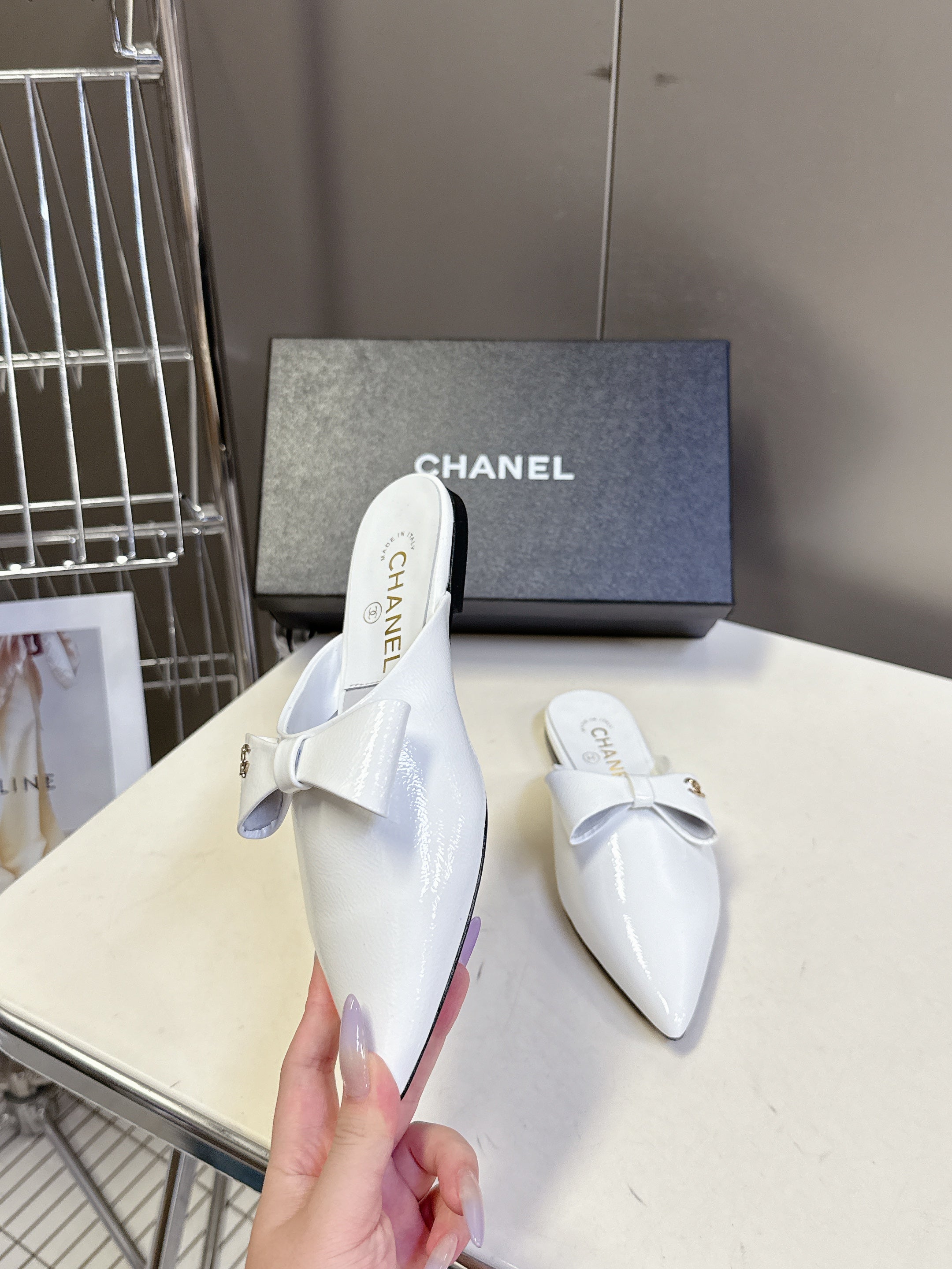 CC 25 Mules White Calfskin Patent Leather 353926