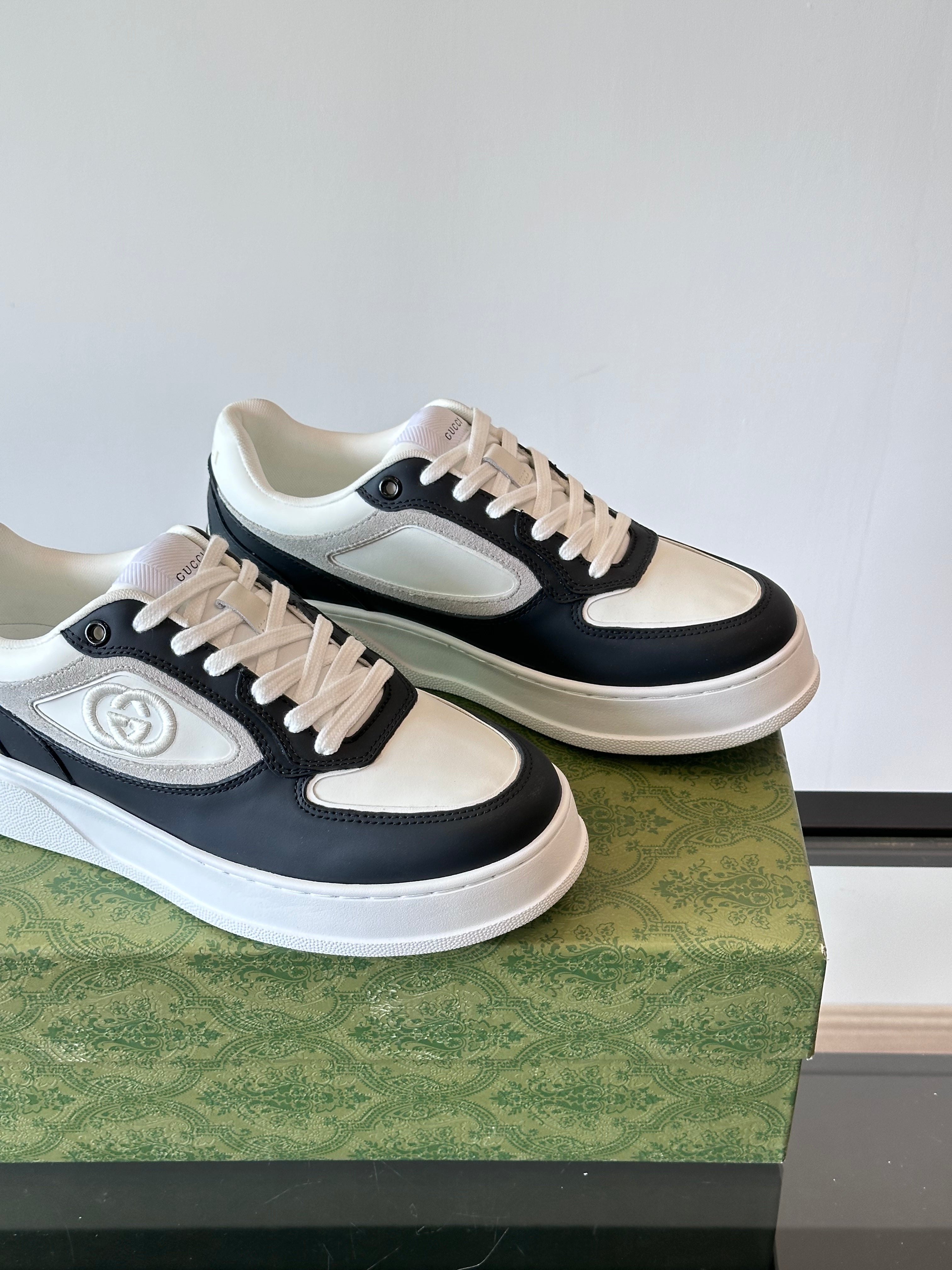 GG Men's Sneaker White Black Cowhide 535204