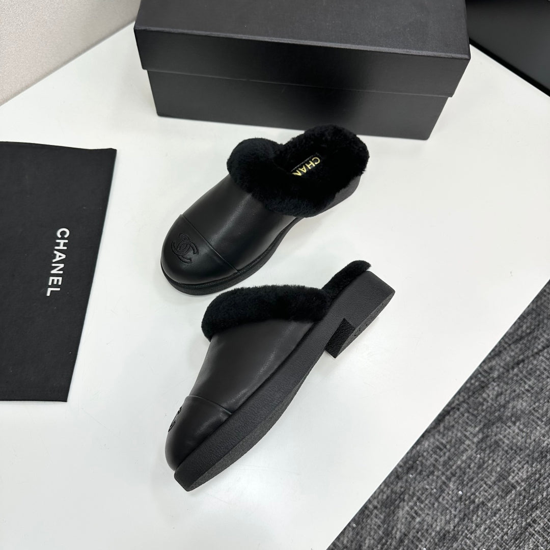 CC furry mule  black cowhide and wool 532573