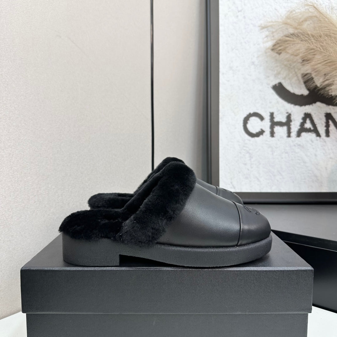 CC furry mule  black cowhide and wool 532573