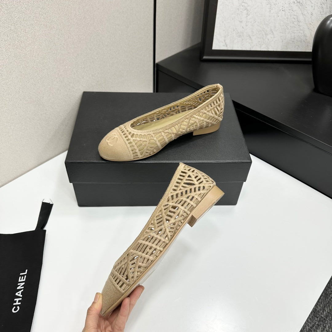 CC 26s Ballet Flats Beige Canvas Leather 626300