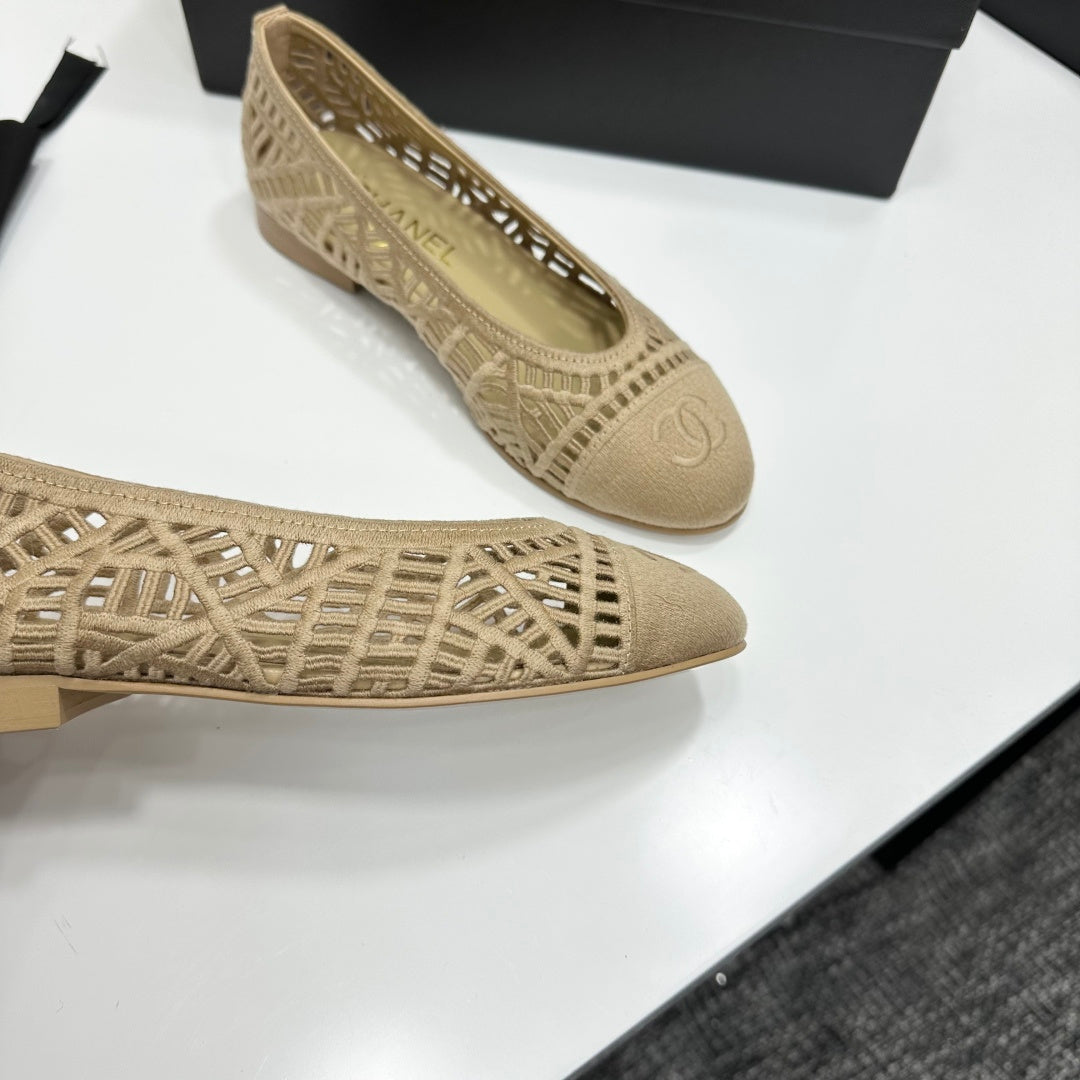 CC 26s Ballet Flats Beige Canvas Leather 626300