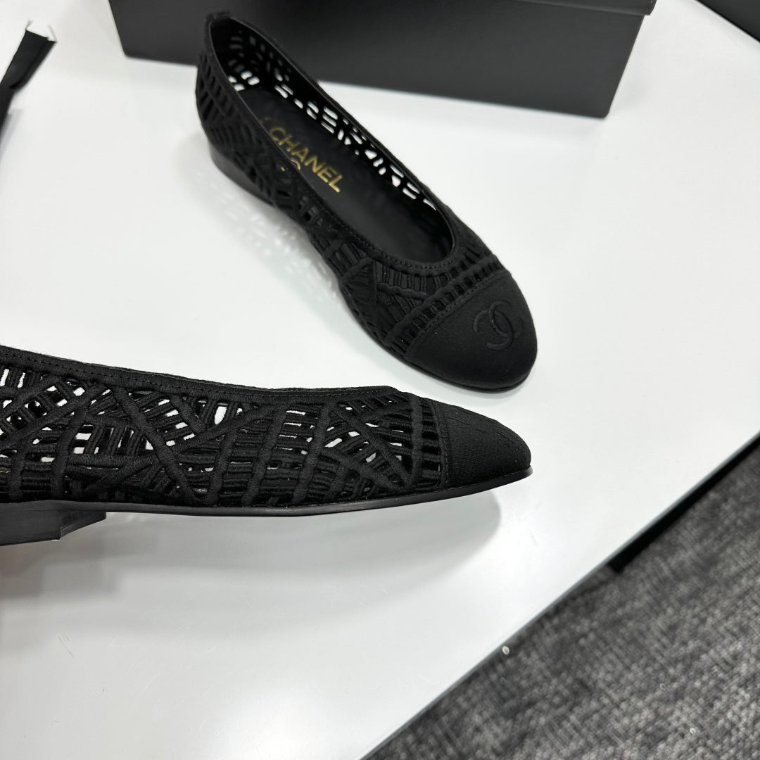 CC 26s Ballet Flats Black Canvas Leather 626301