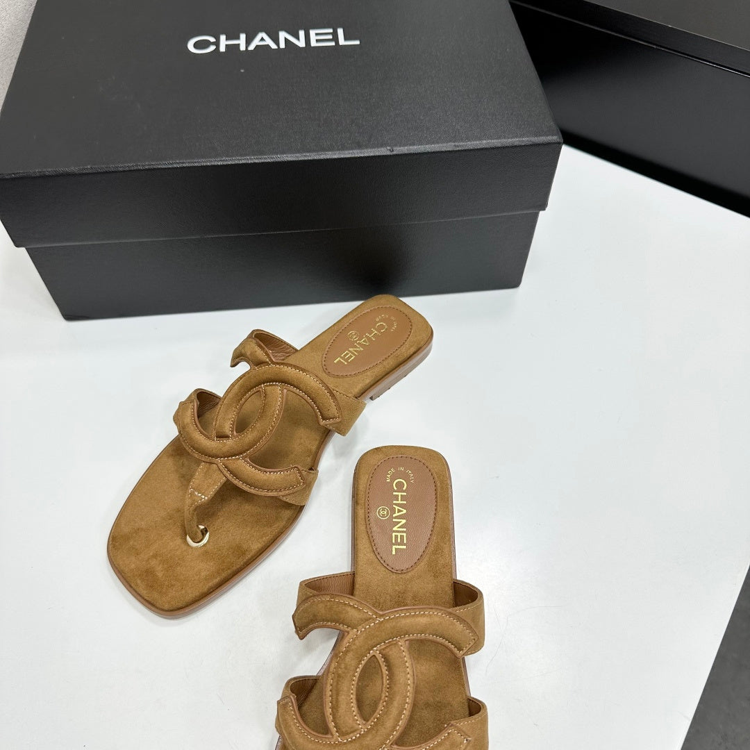 Chanel 2026 Flat Filp-Flops Leather Cowhide 822819