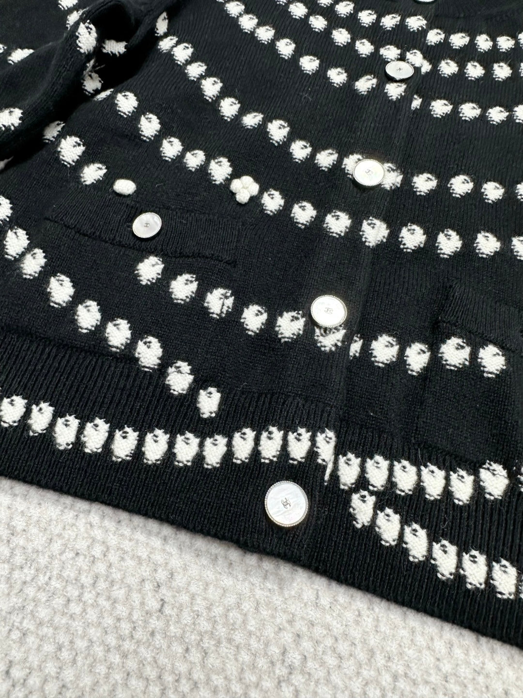 CC 25 Pearls Cardigan Black Cashmere