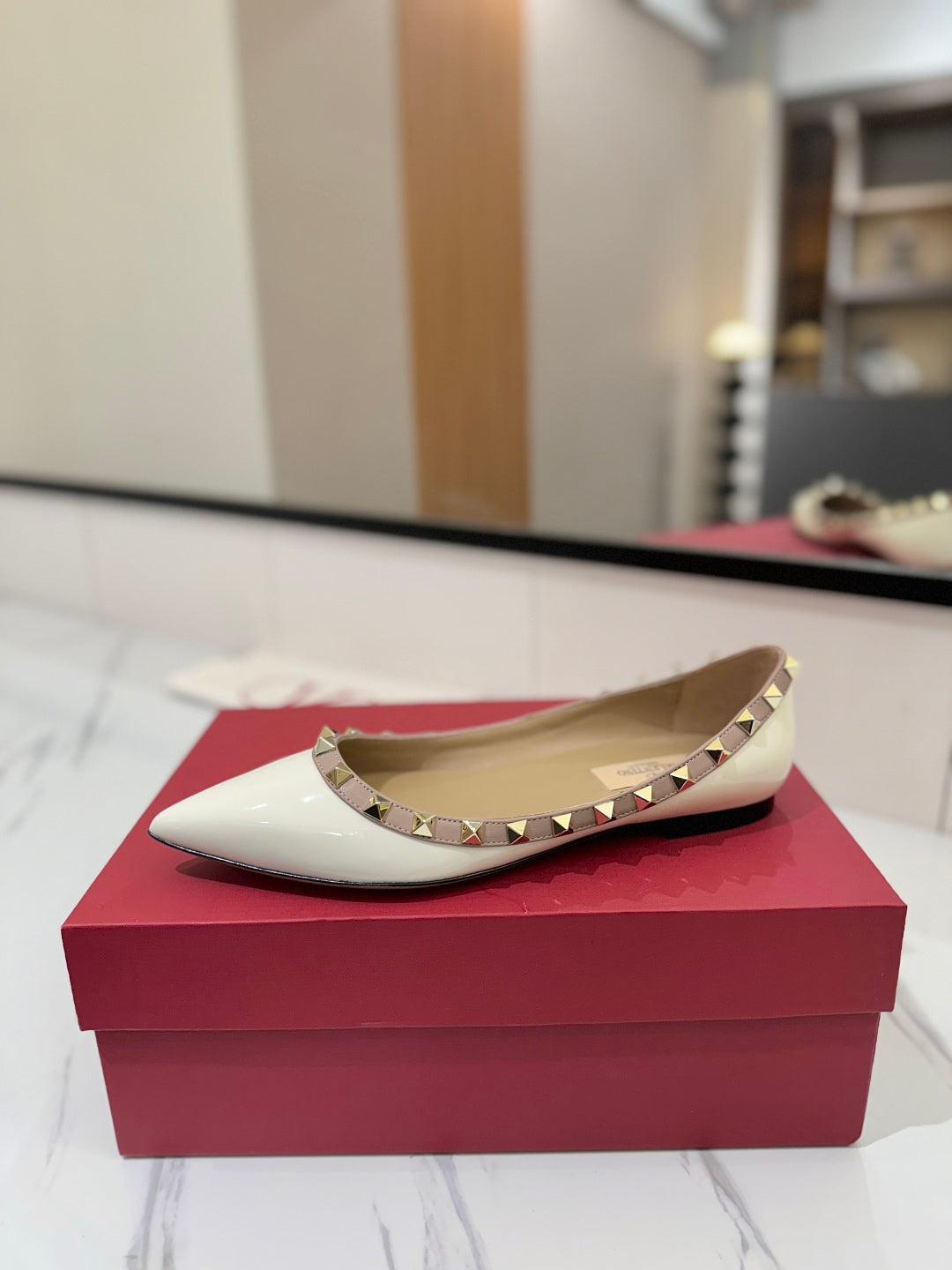 VT Rockstud Ballet Flat White Goatskin