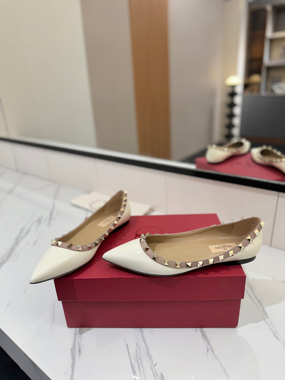 VT Rockstud Ballet Flat White Goatskin