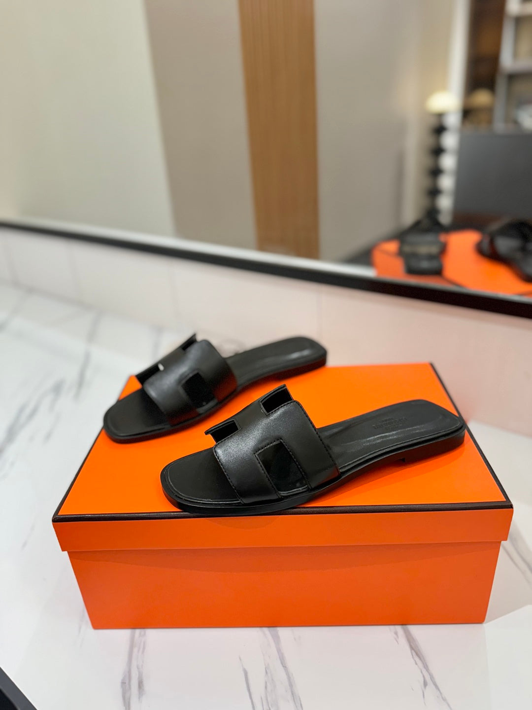 HM Oran Sandal Black  Cowhide 294854