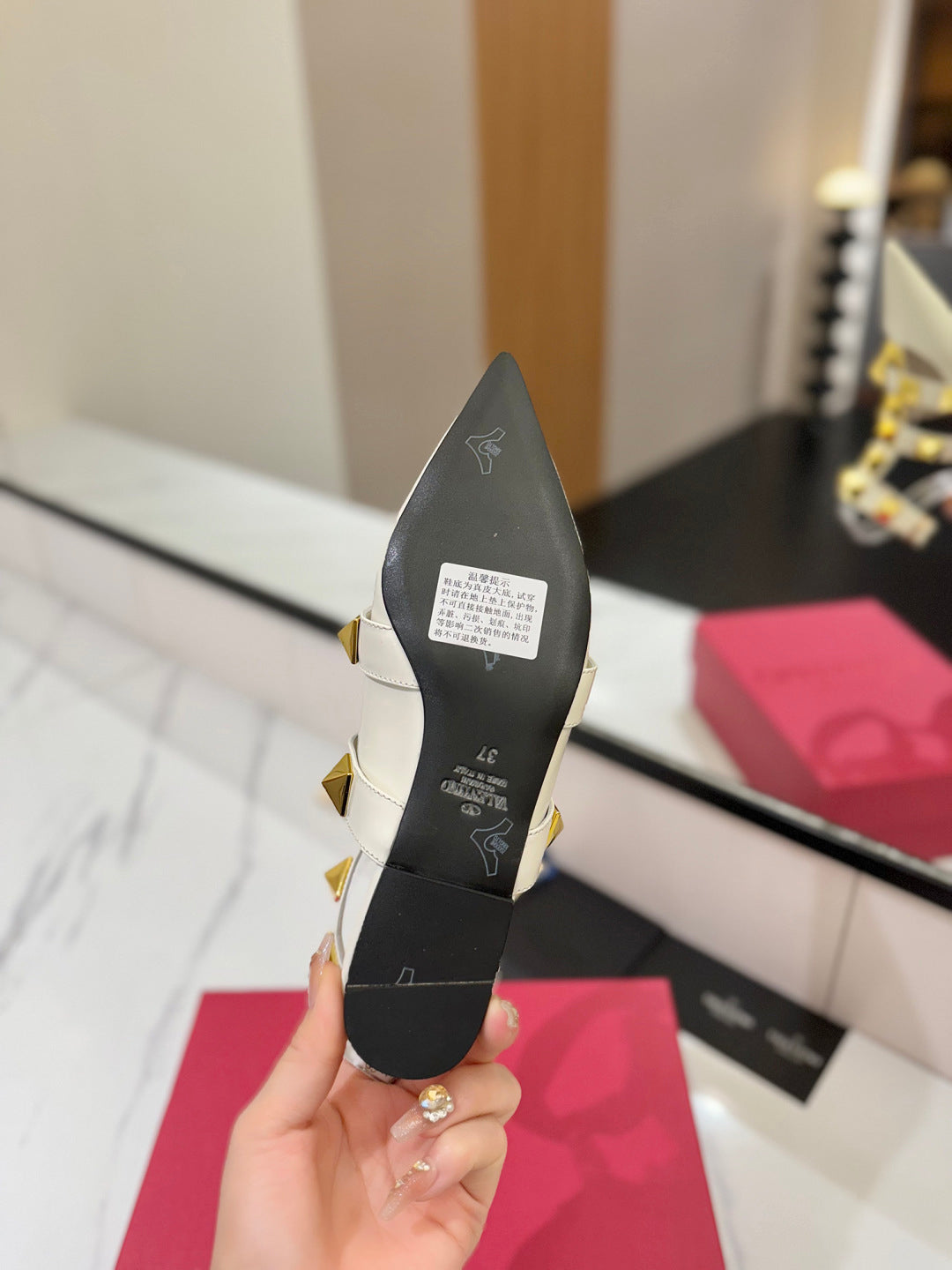 VT Rockstud Sandals Flat White Gold Cowhide