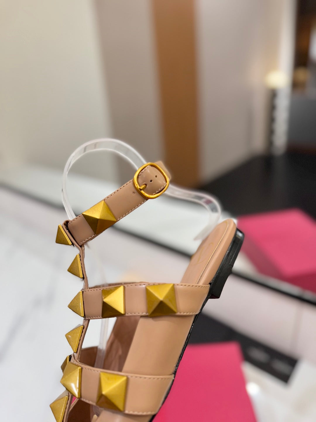 VT Rockstud Sandals Flat Nude Gold Cowhide