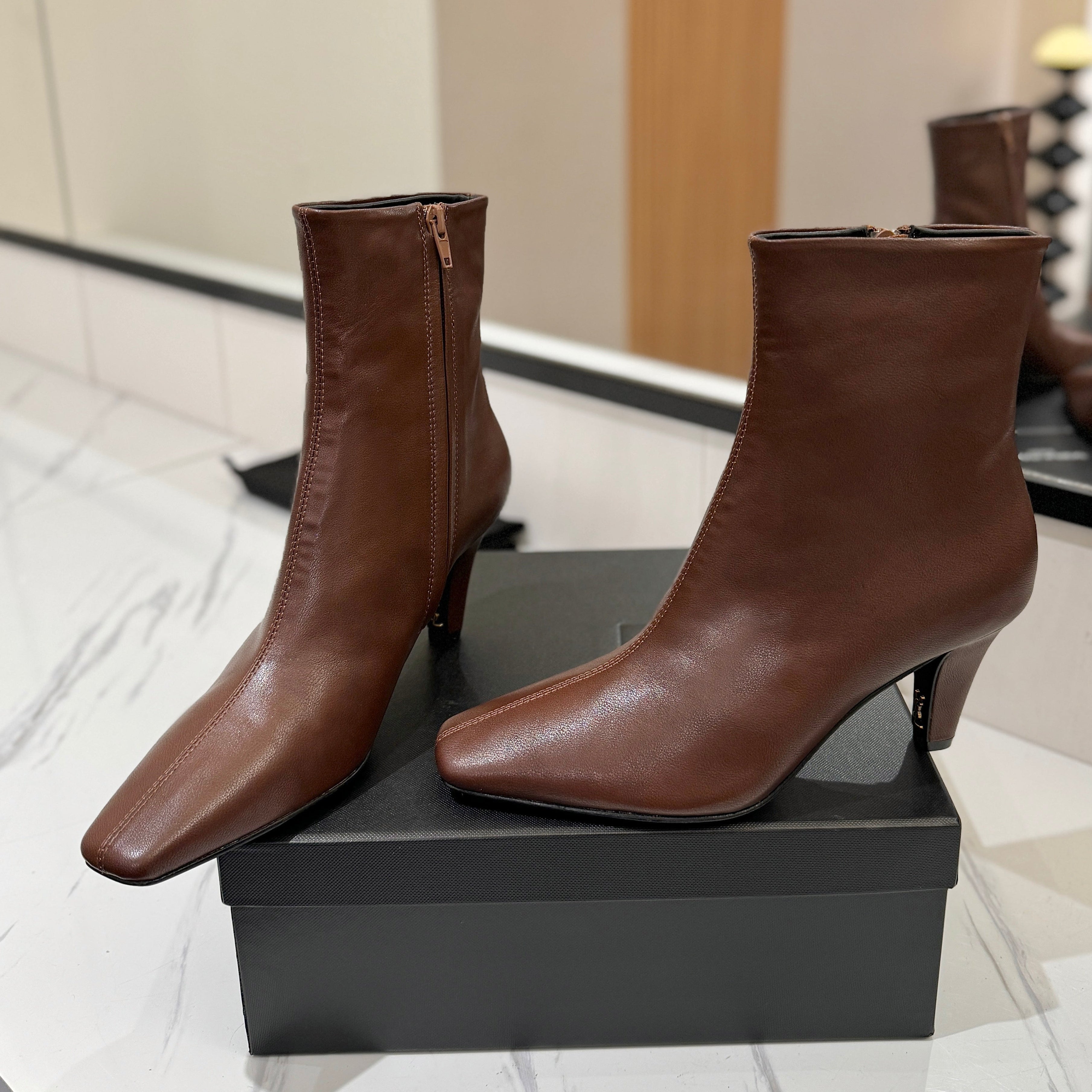 YSL 25  High-heeled Boot Brown Cowhide 520776