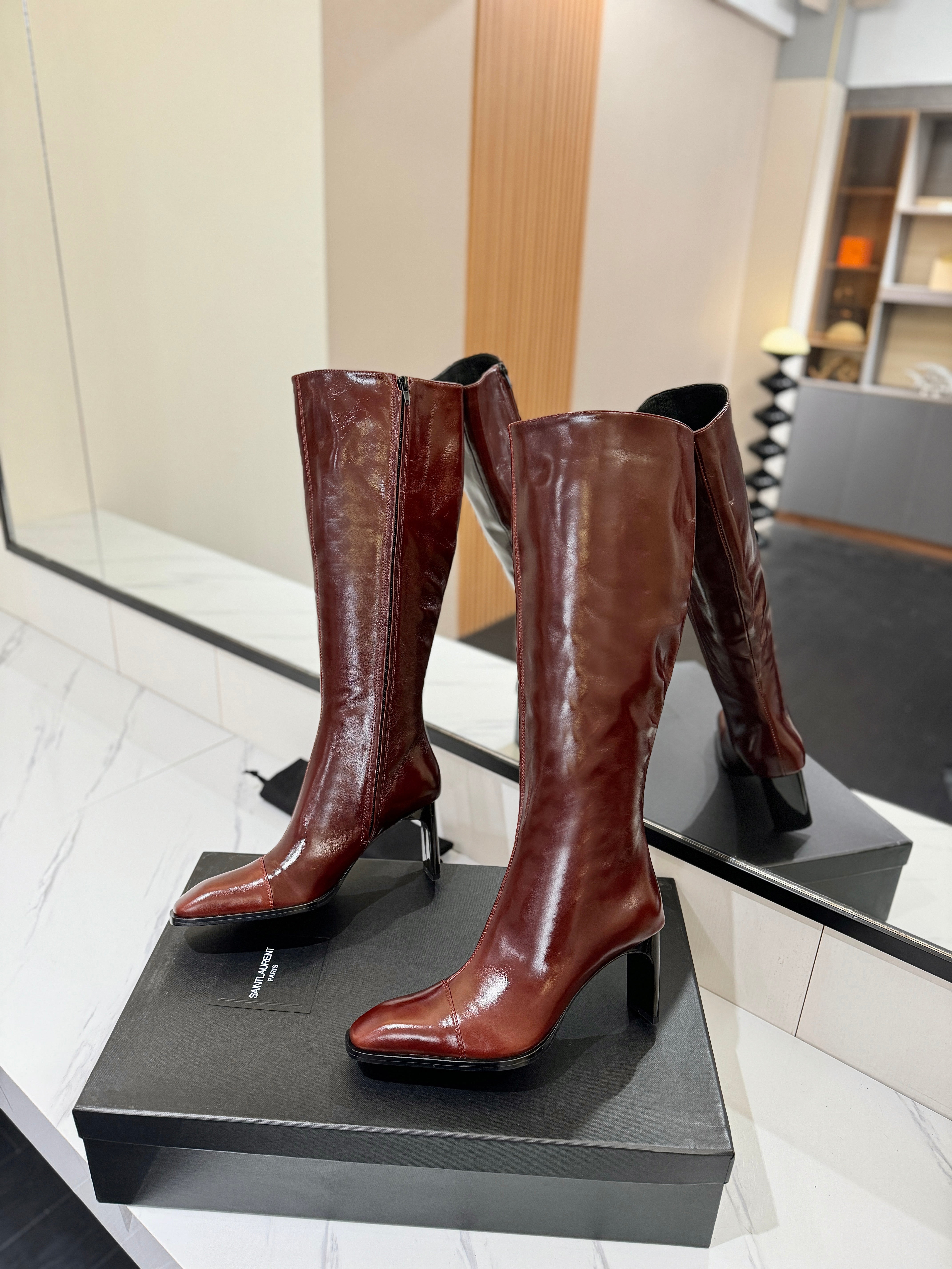YSL 25 Zipper Sleeve Boot Burgundy Cowhide 520790