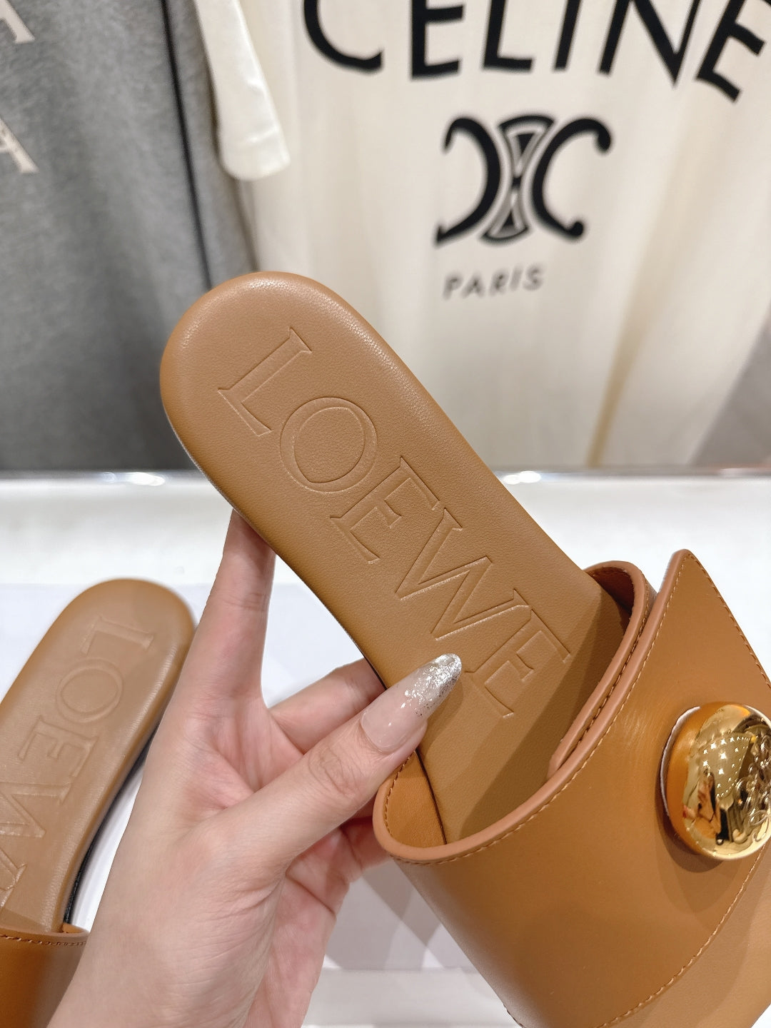 Loewe 25 Pebble Slide Brown Calfskin