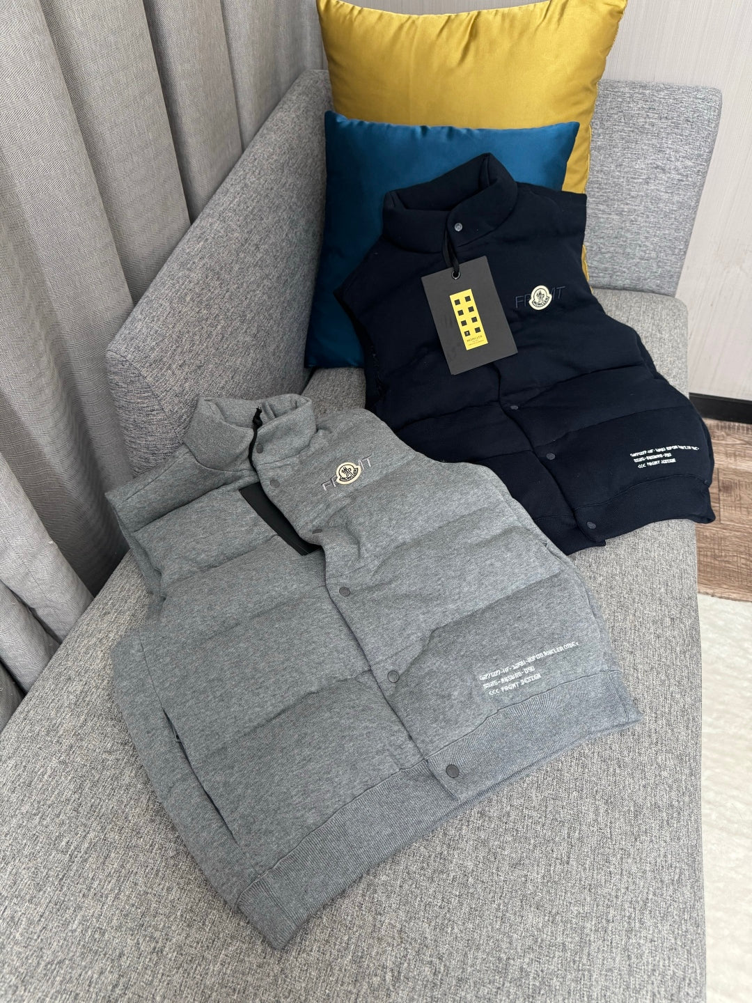 Moncler 25 Vest Wool Mix Polyester 285698