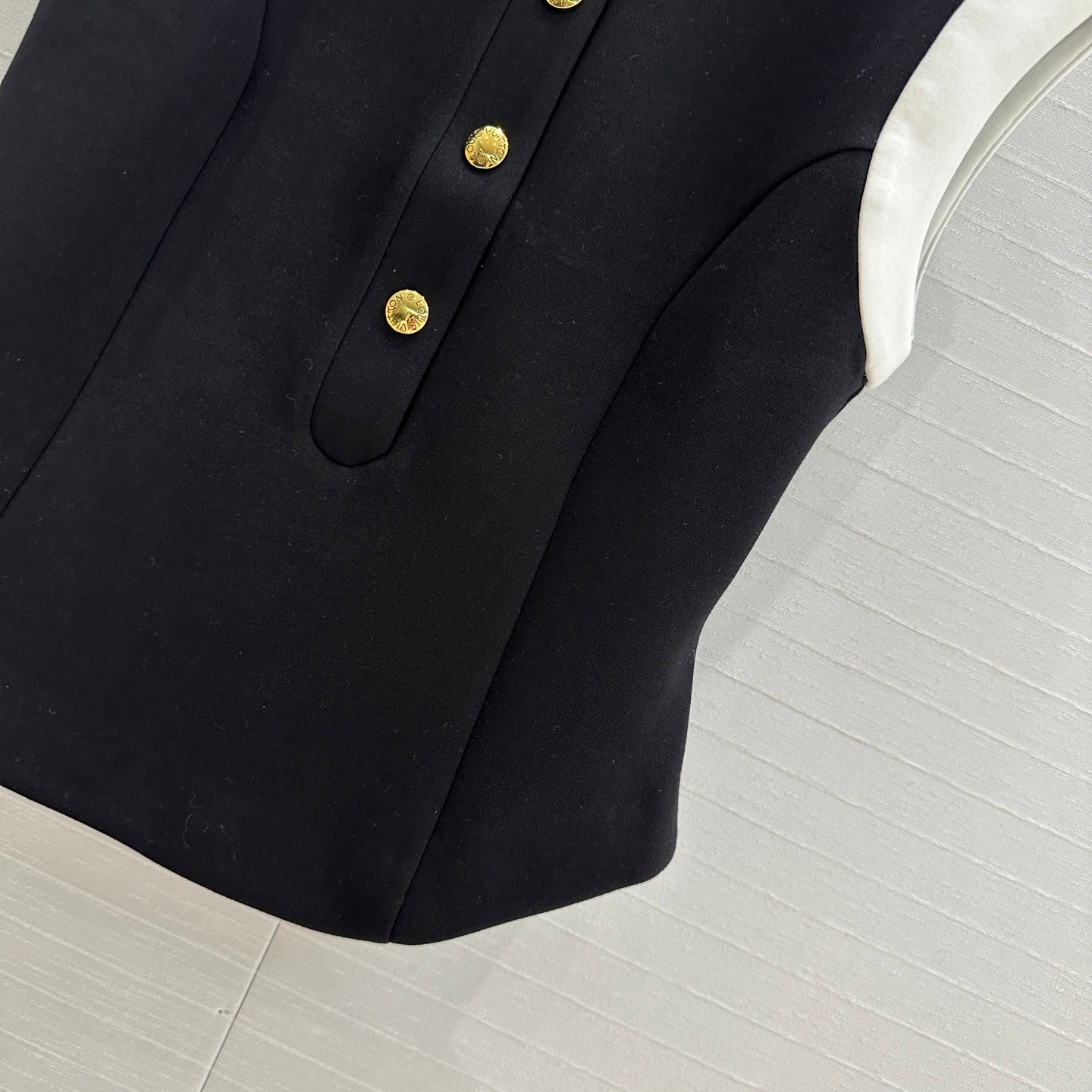 LV 25 Princess Seams Vest Black Polyester Cotton