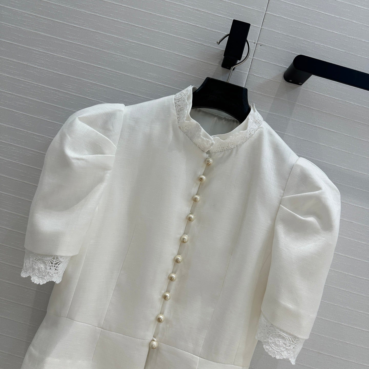 CD 25 Palace Style Jacket White Linen