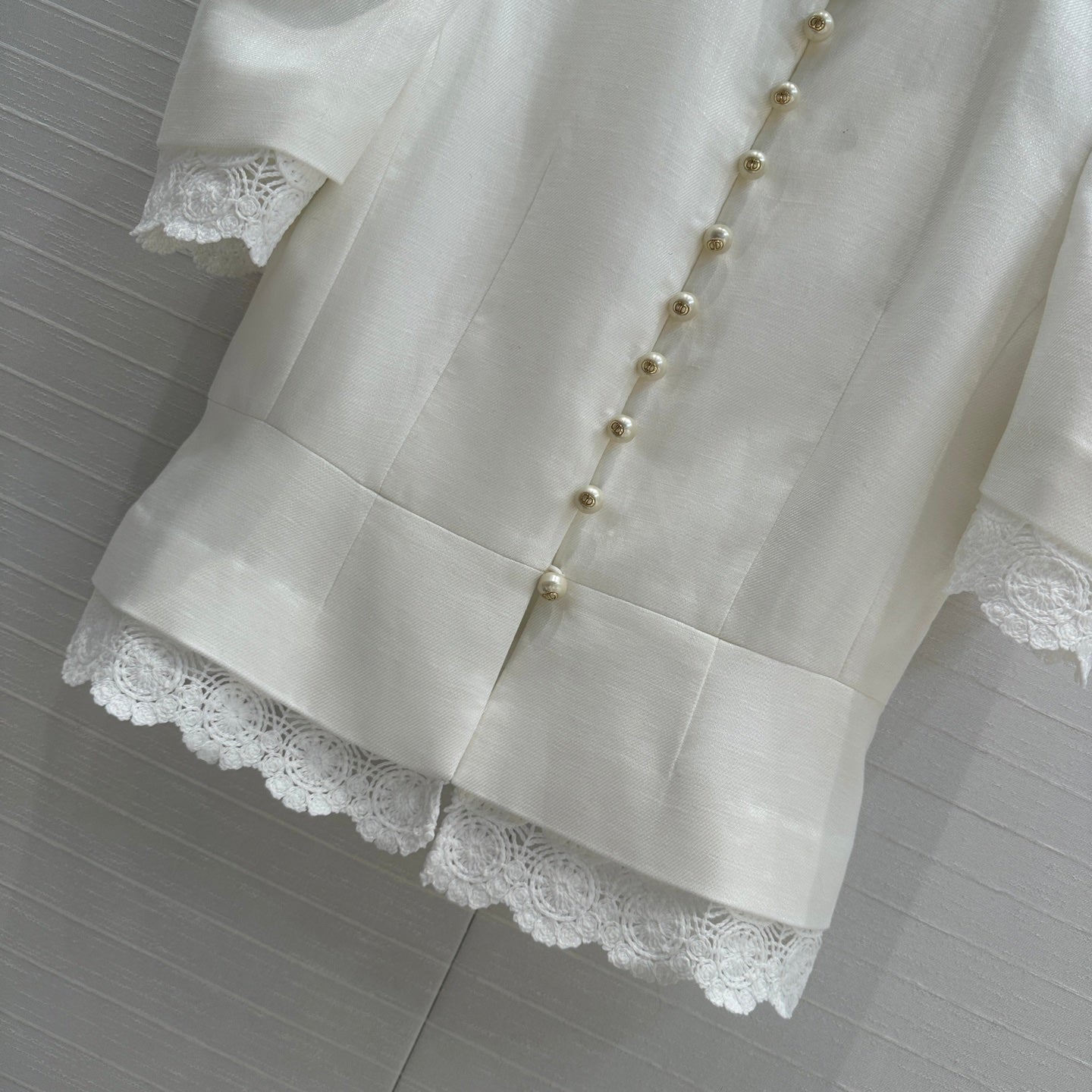 CD 25 Palace Style Jacket White Linen