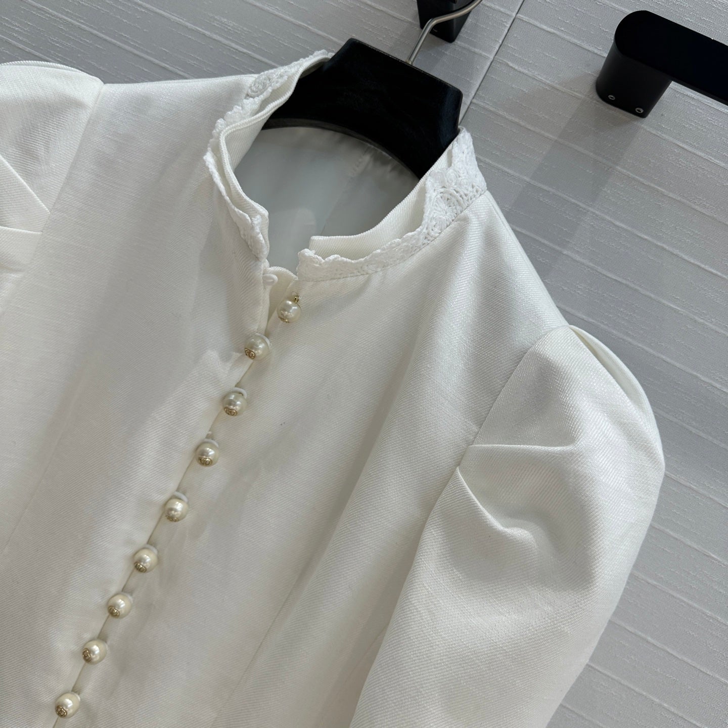 CD 25 Palace Style Jacket White Linen