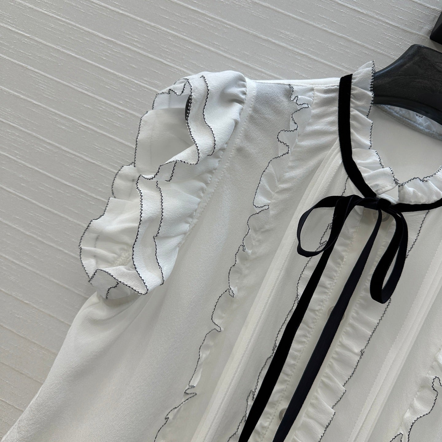 CD Lace-up Sleeveless Shirt White Silk