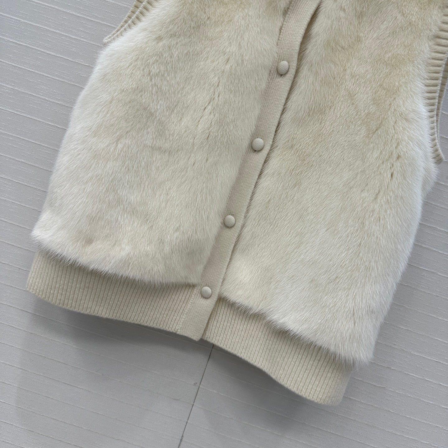 LP 25 Vest White Fur Cashmere 303355
