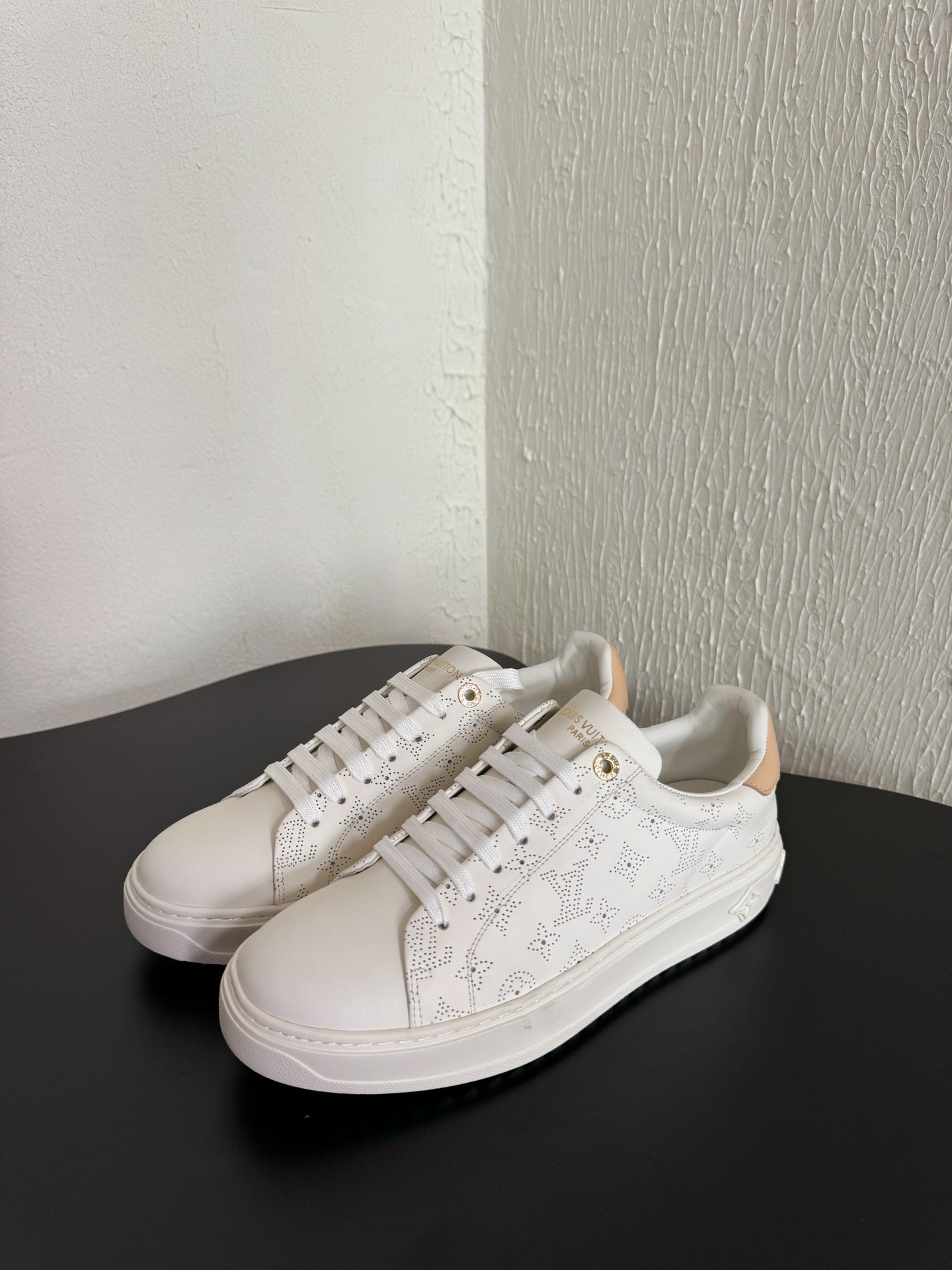 LV Sneakers Time Out Light White Monogram Calfskin