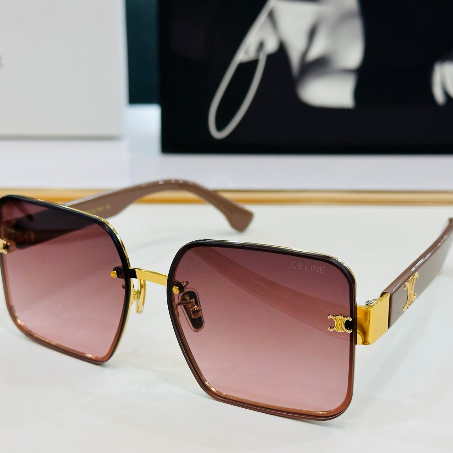 TRIOMPHE SQUARE SUNGLASS CL40238 IN ACETATE