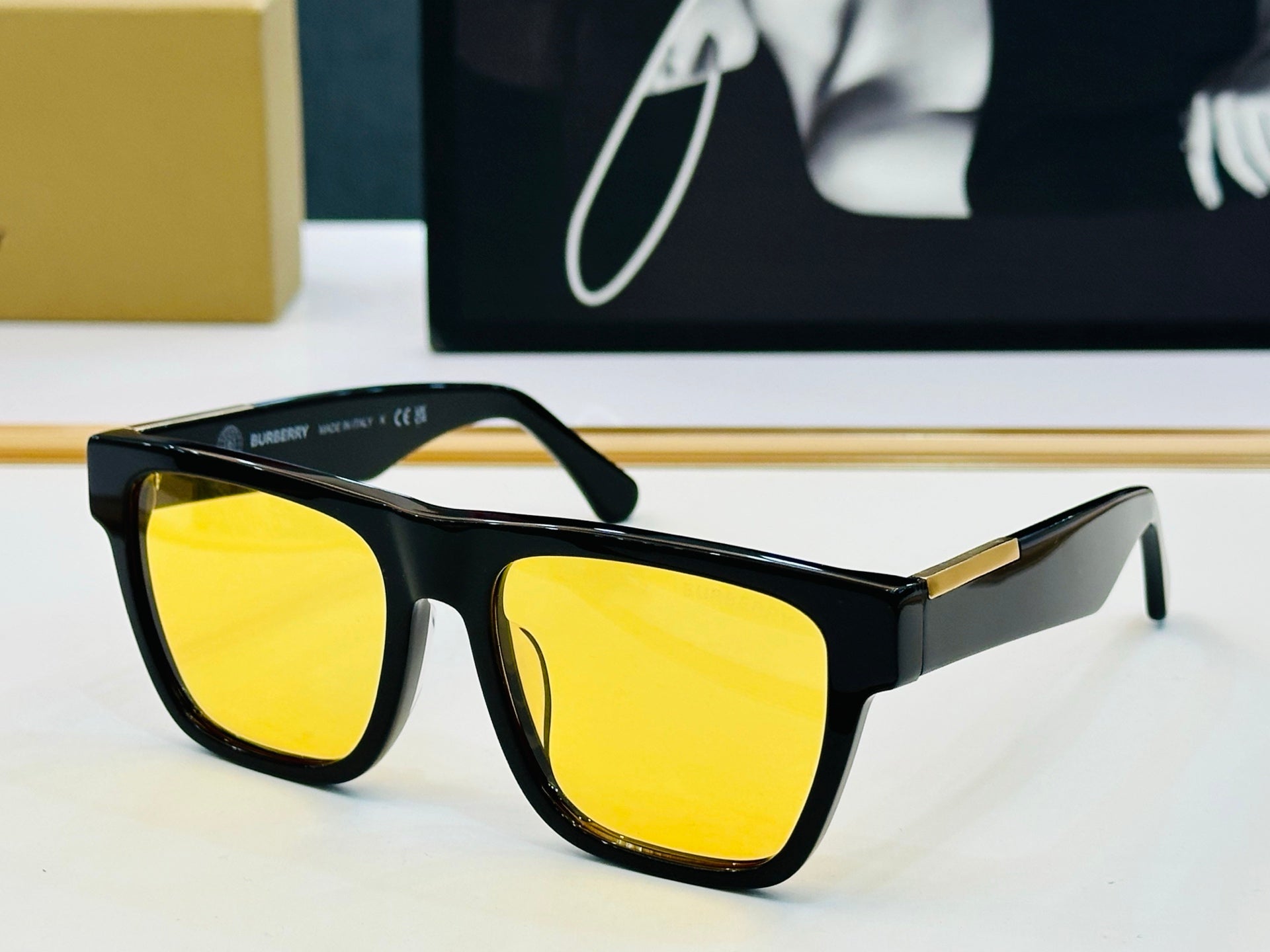 Burberry Sunglasses 666561