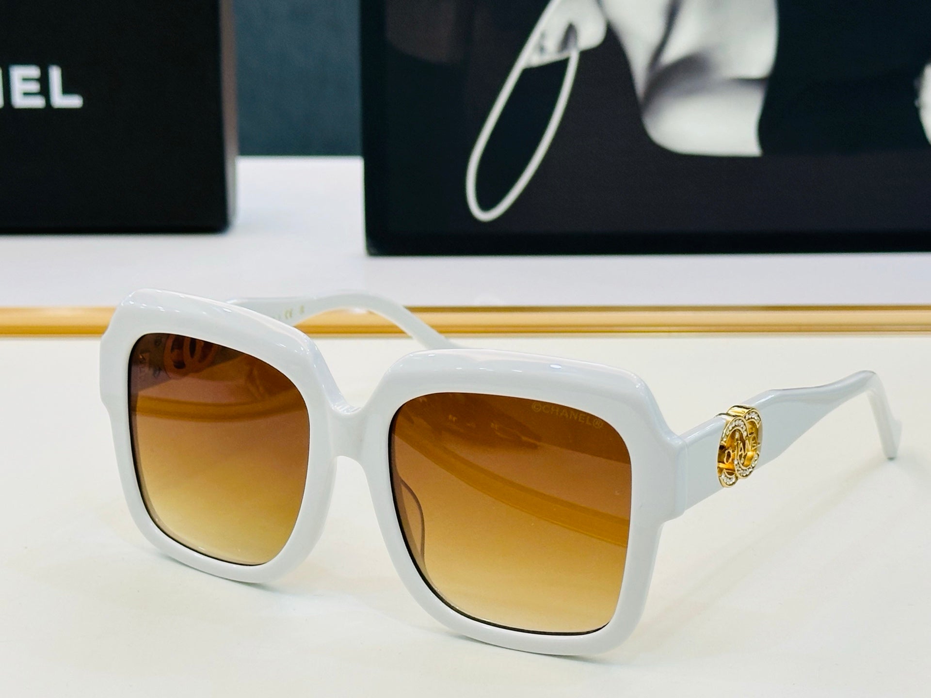 Chanel Sunglasses 677545