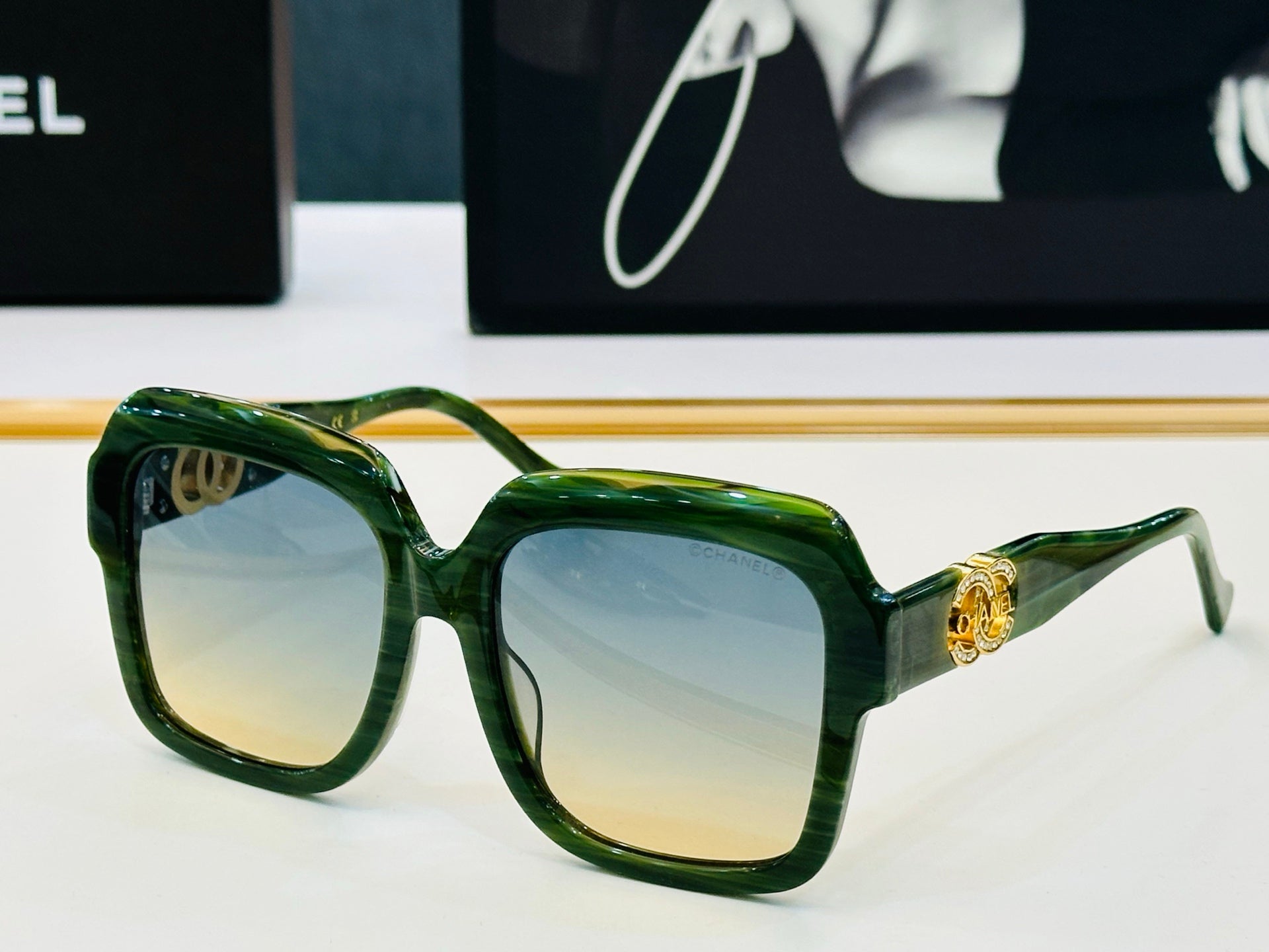 Chanel Sunglasses 677545