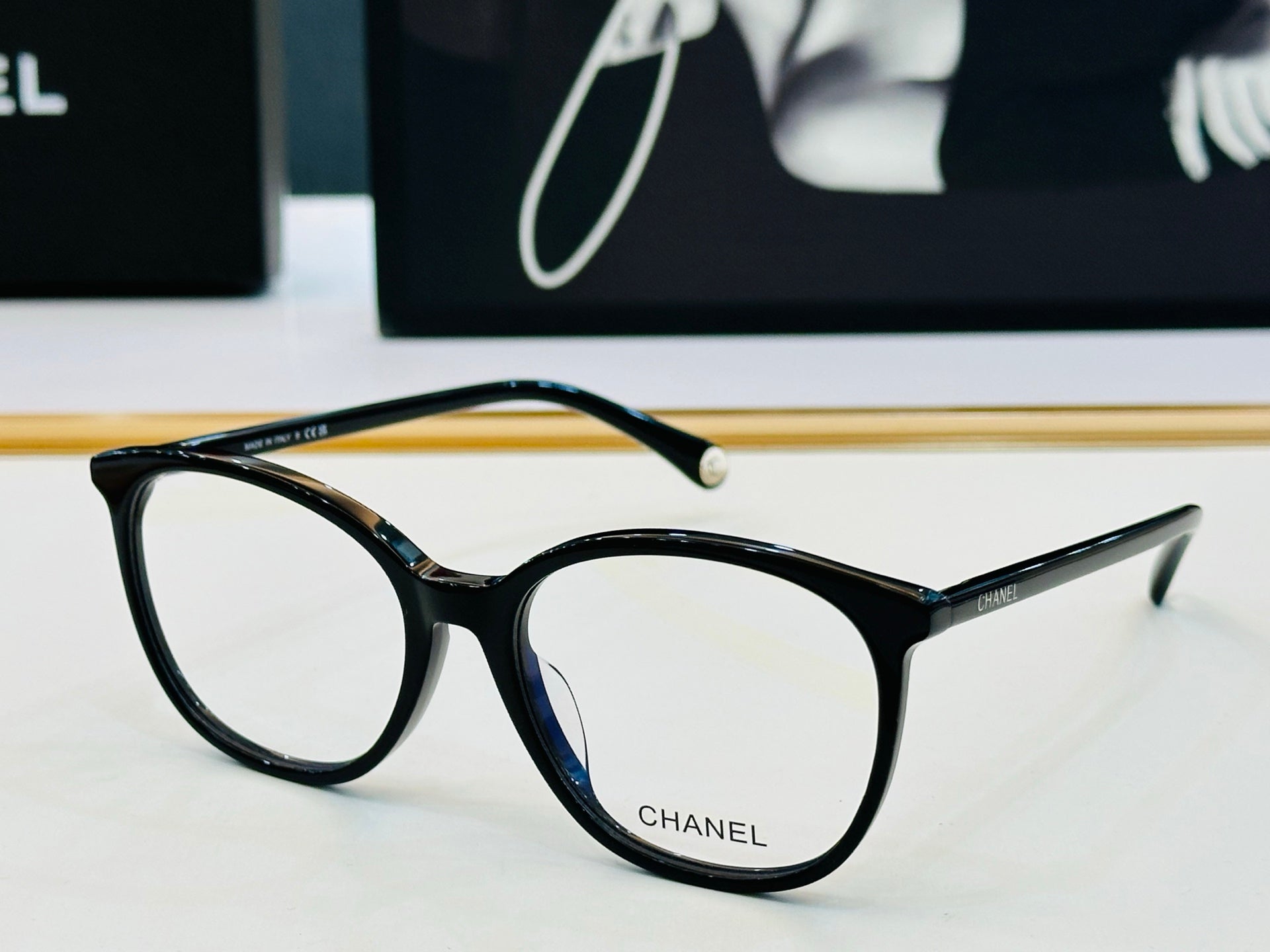 Chanel Sunglasses 700374