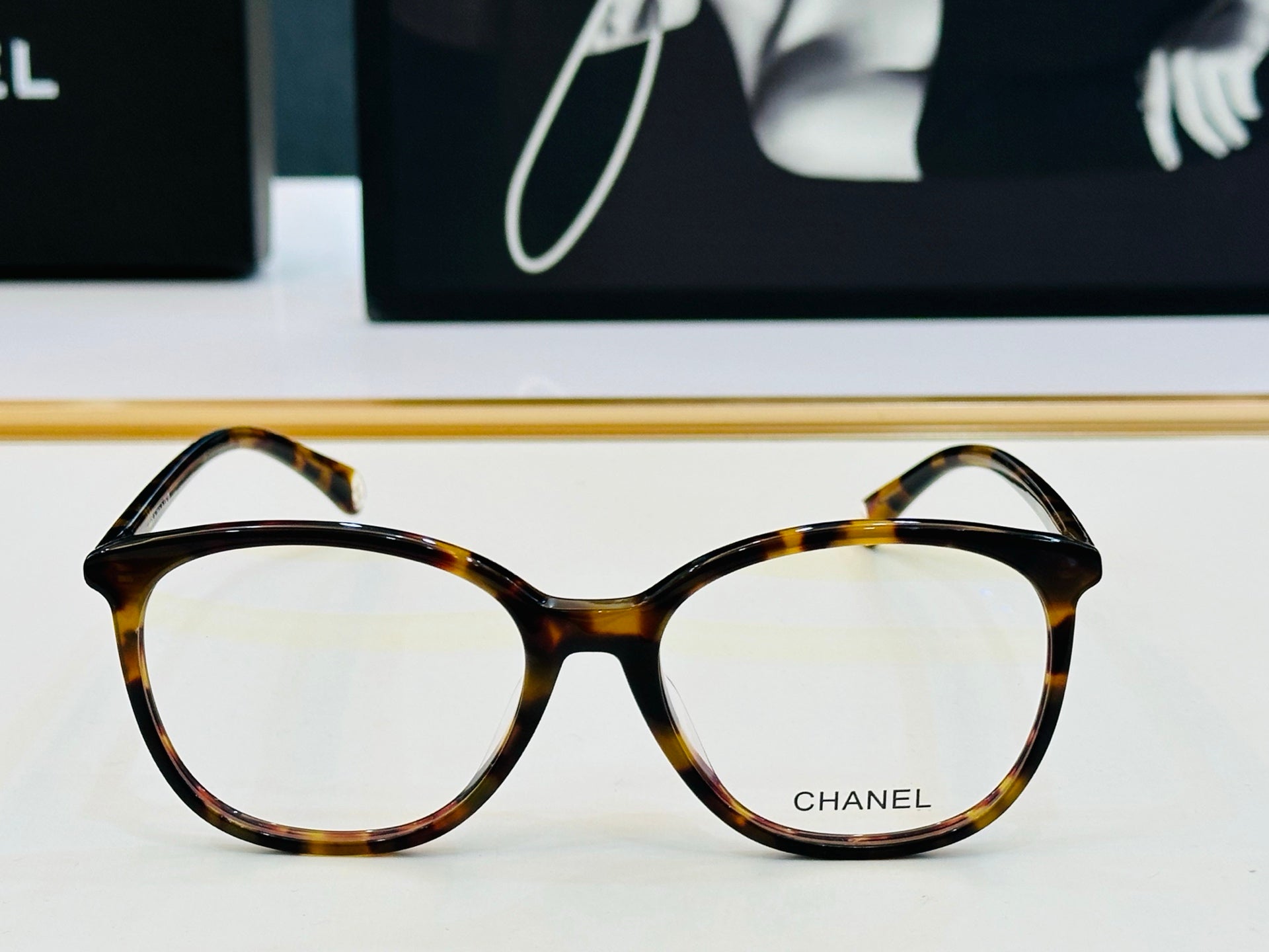 Chanel Sunglasses 700374
