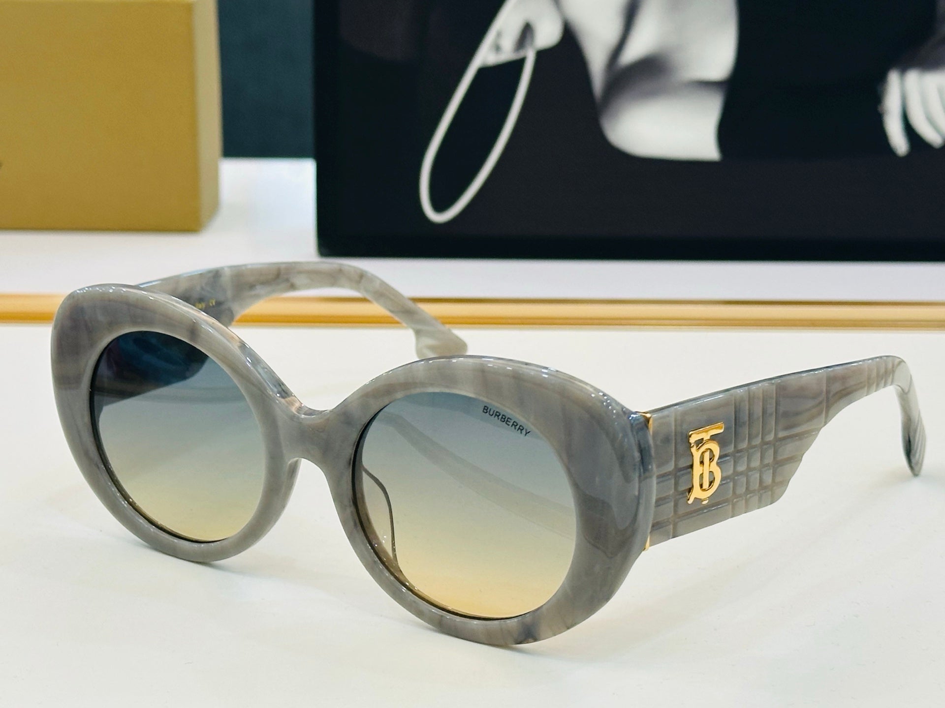Burberry Sunglasses 715004