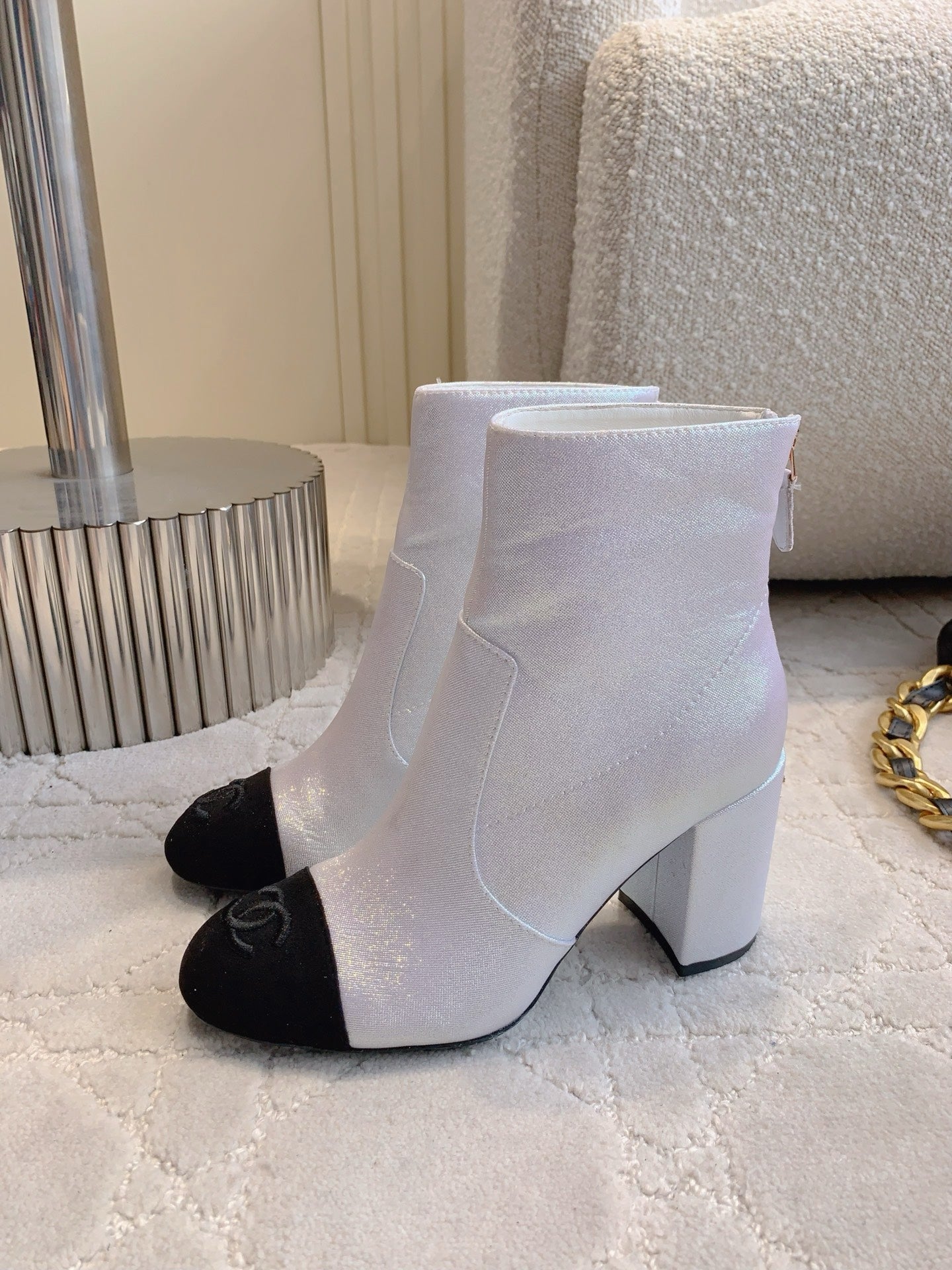 CC 25 Short Boot Light Pink Black Fabric Sheepskin 516638