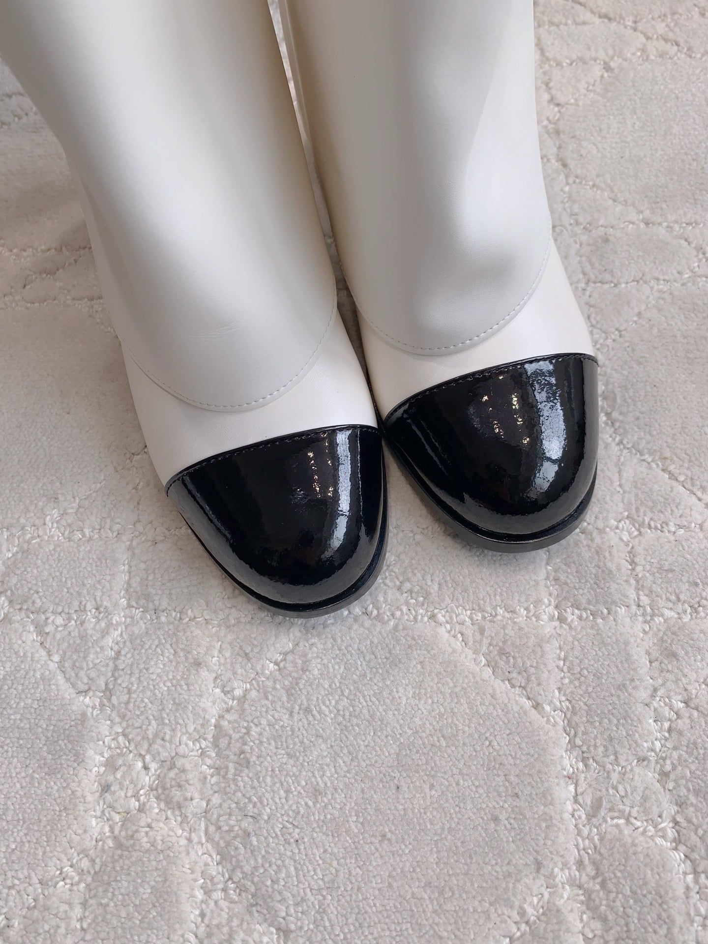 CC 25 Buttoned Boot White Calfskin 516647