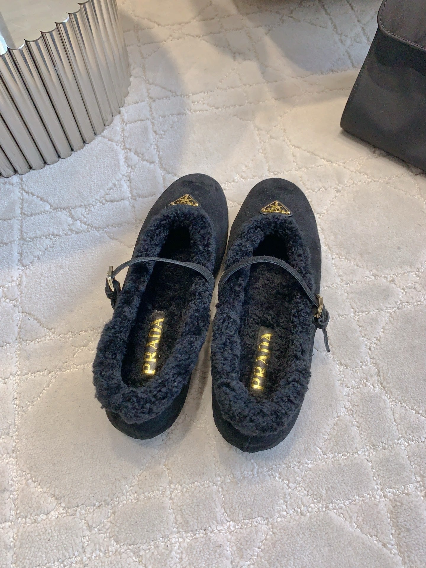 Pra 2025 Fur-lined Flat Black Suede Wool 557120