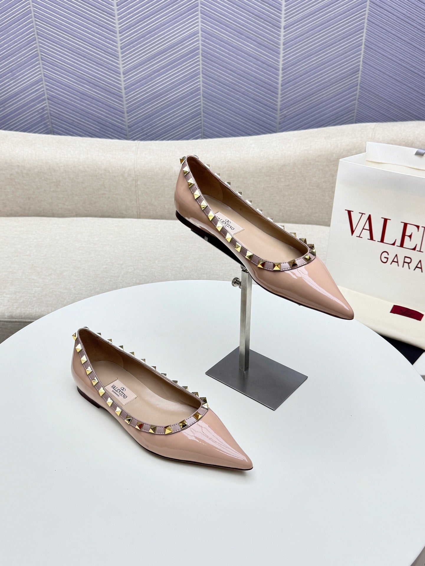 ROCKSTUD FLAT PUMP IN NUDE TAN CALFSKIN