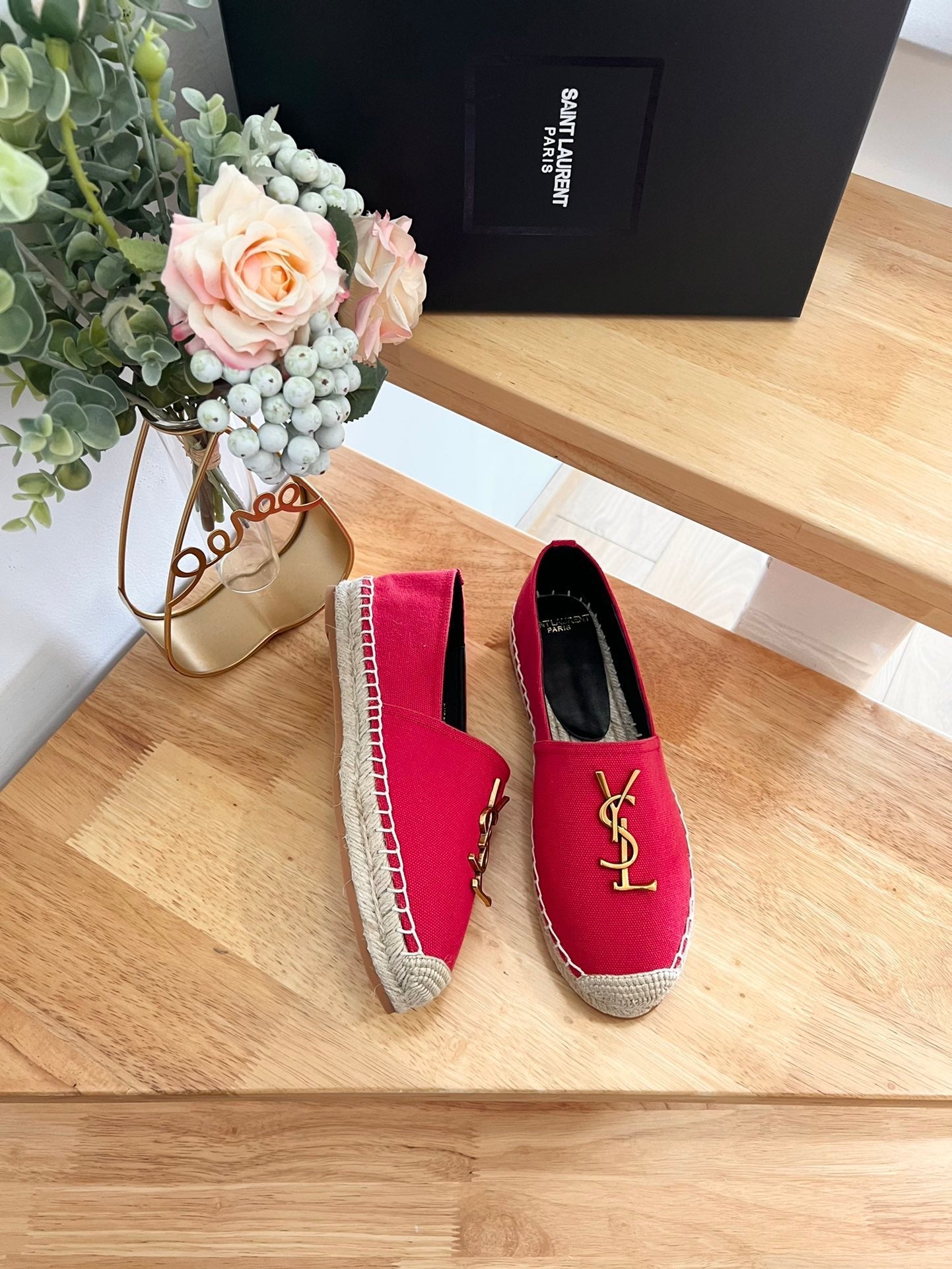 SL YVES LOGO SLIP ON RED CANVAS